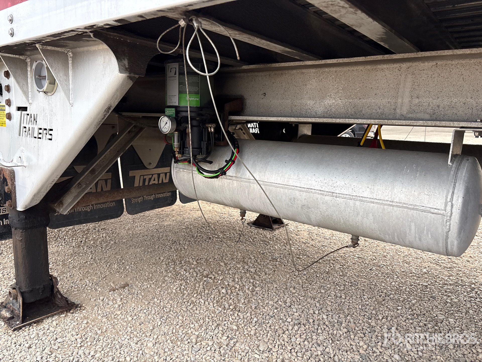 2017 Titan 53 FT 5/AXLE