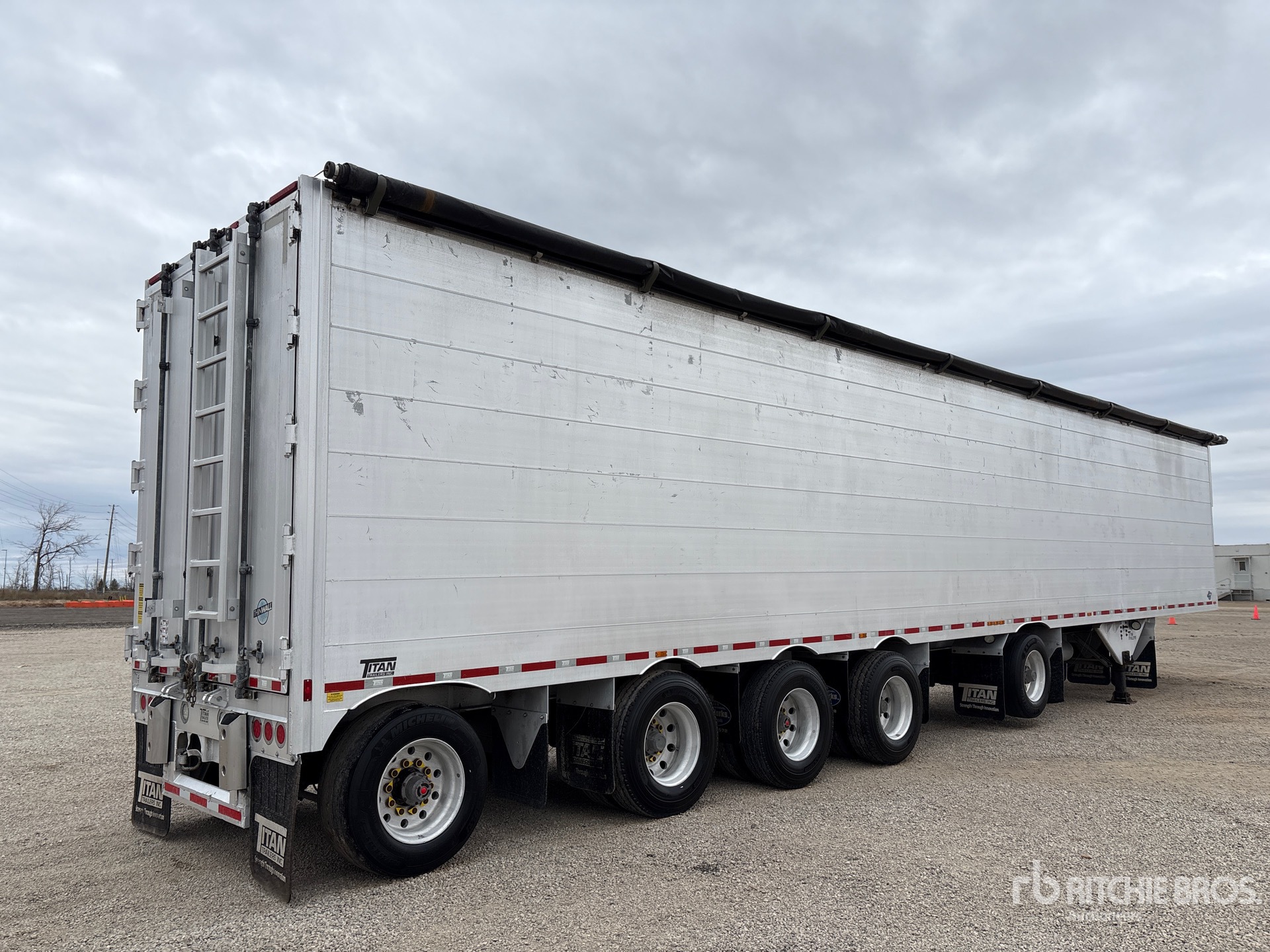 2017 Titan 53 FT 5/AXLE