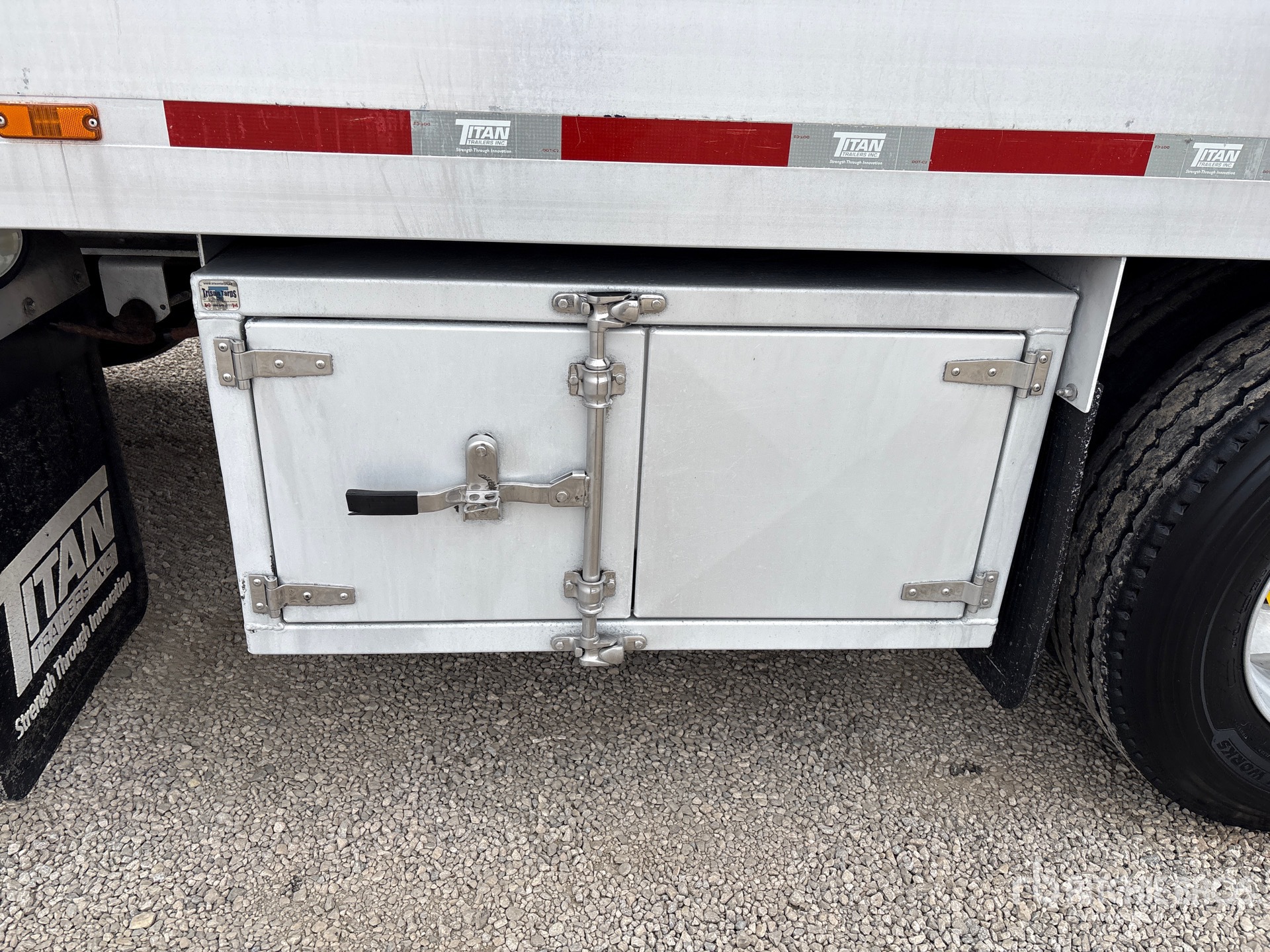2017 Titan 53 FT 5/AXLE