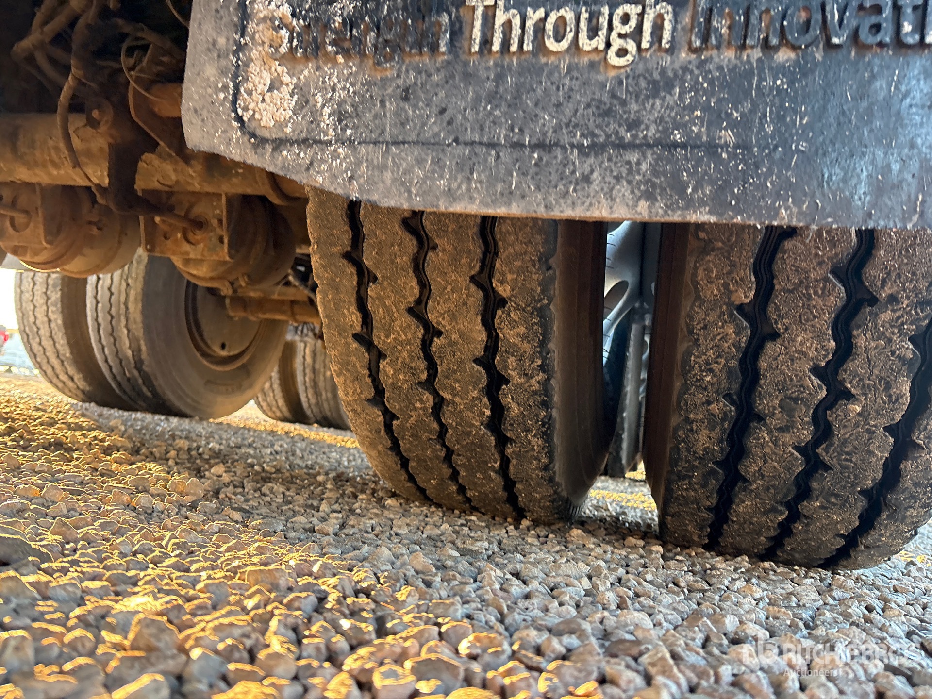 2017 Titan 53 FT 5/AXLE