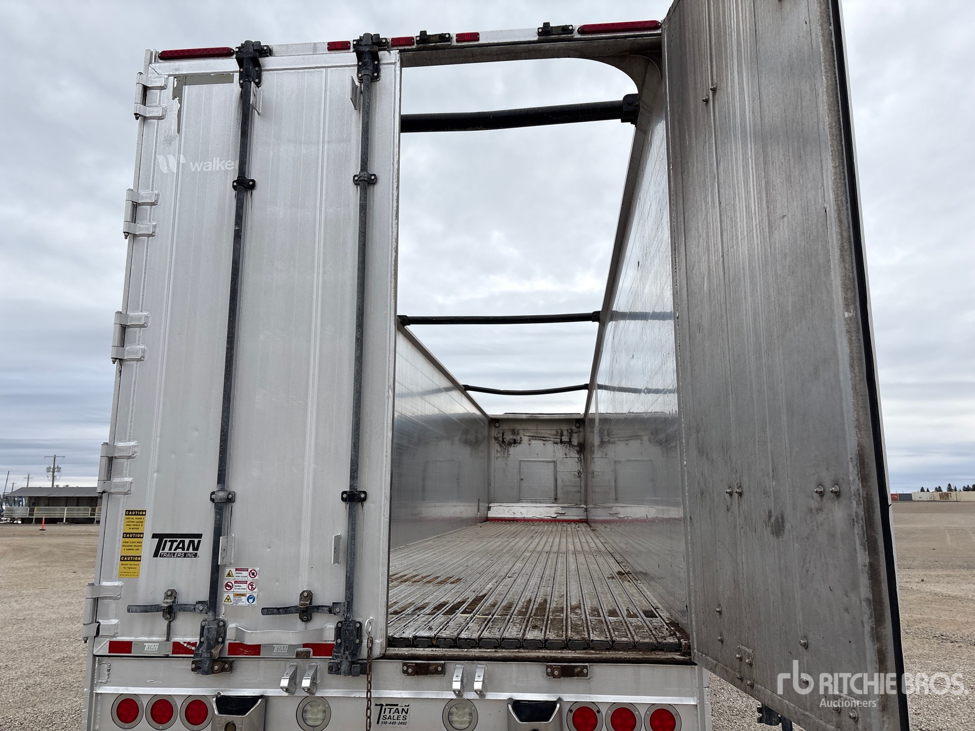 2017 Titan 53 FT 5/AXLE