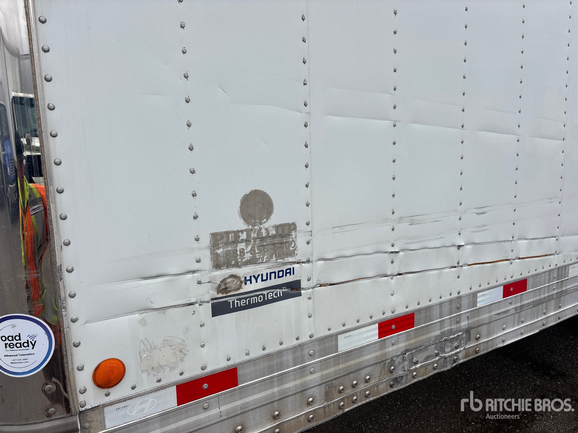 2016 Hyundai 53 FT X 102 IN TRI/A