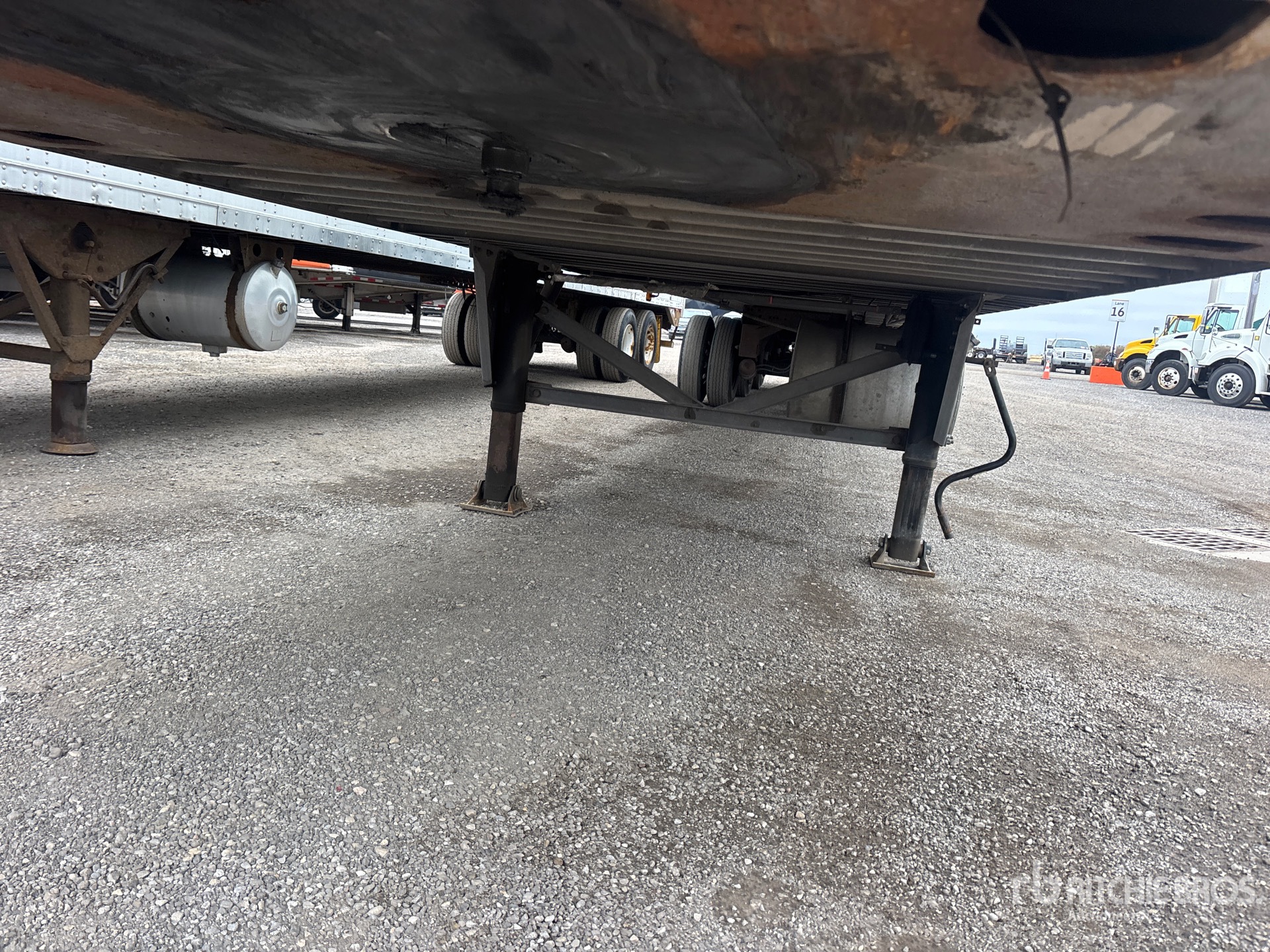 2016 Hyundai 53 FT X 102 IN TRI/A