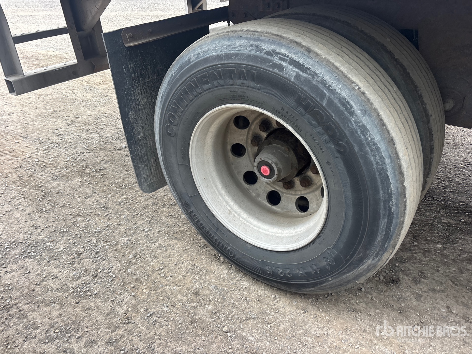 2016 Hyundai 53 FT X 102 IN TRI/A