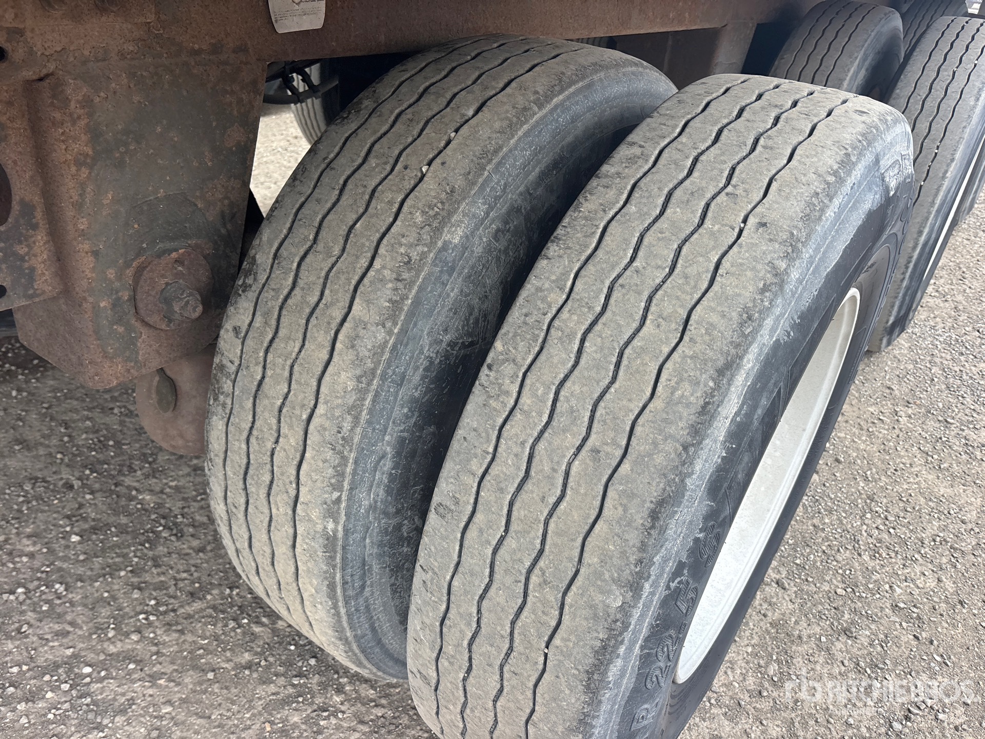 2016 Hyundai 53 FT X 102 IN TRI/A