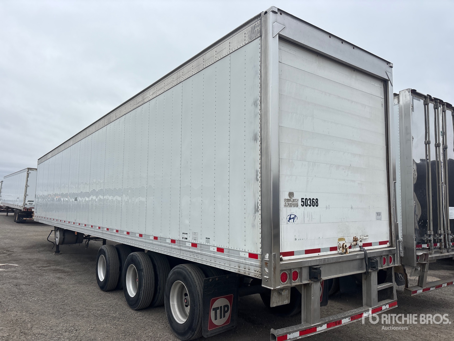 2016 Hyundai 53 FT X 102 IN TRI/A