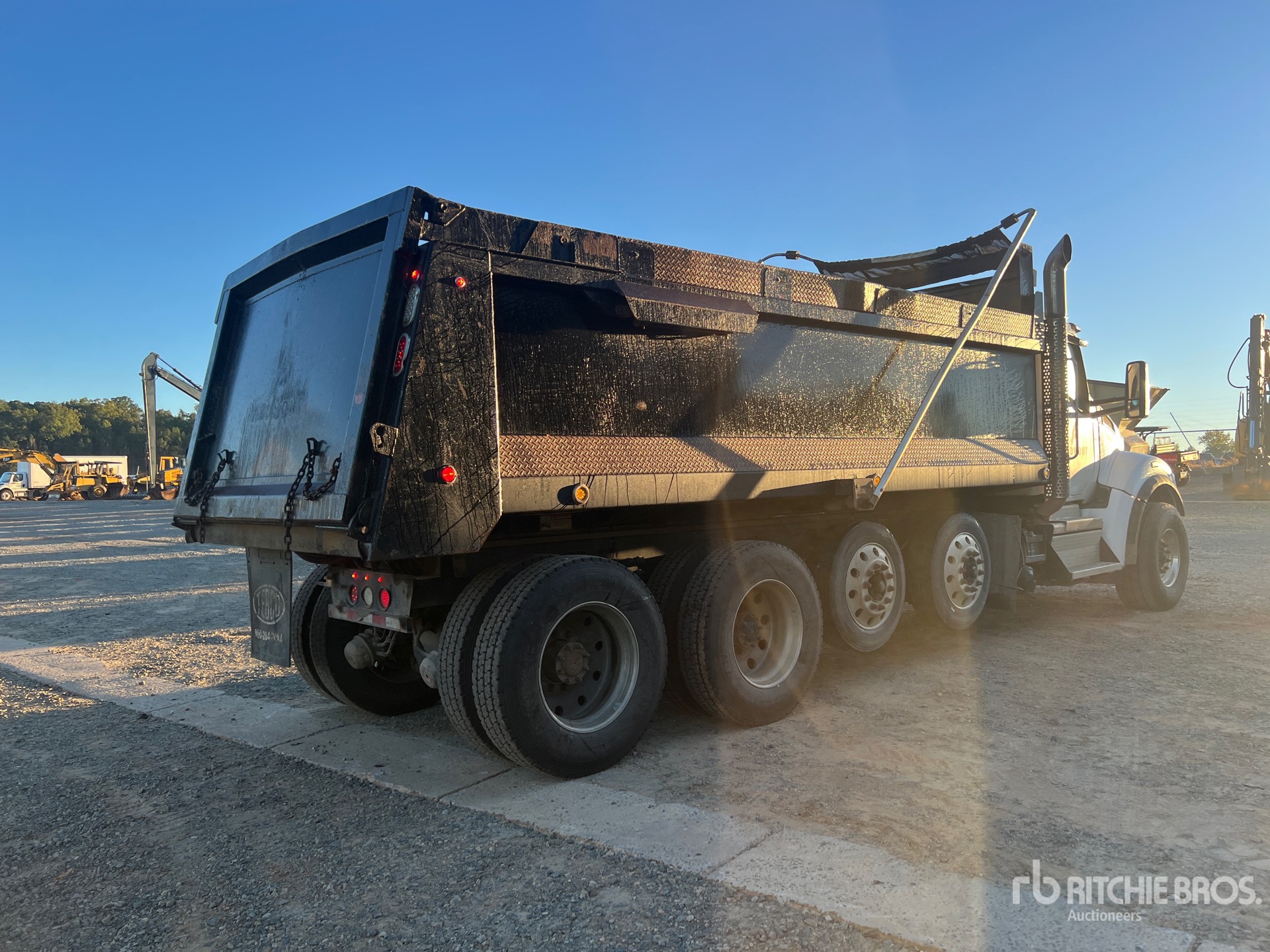 2022 Kenworth T880