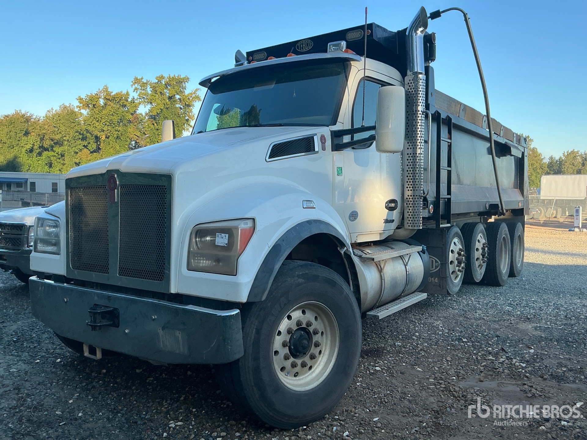 Photo of 2022 Kenworth T880