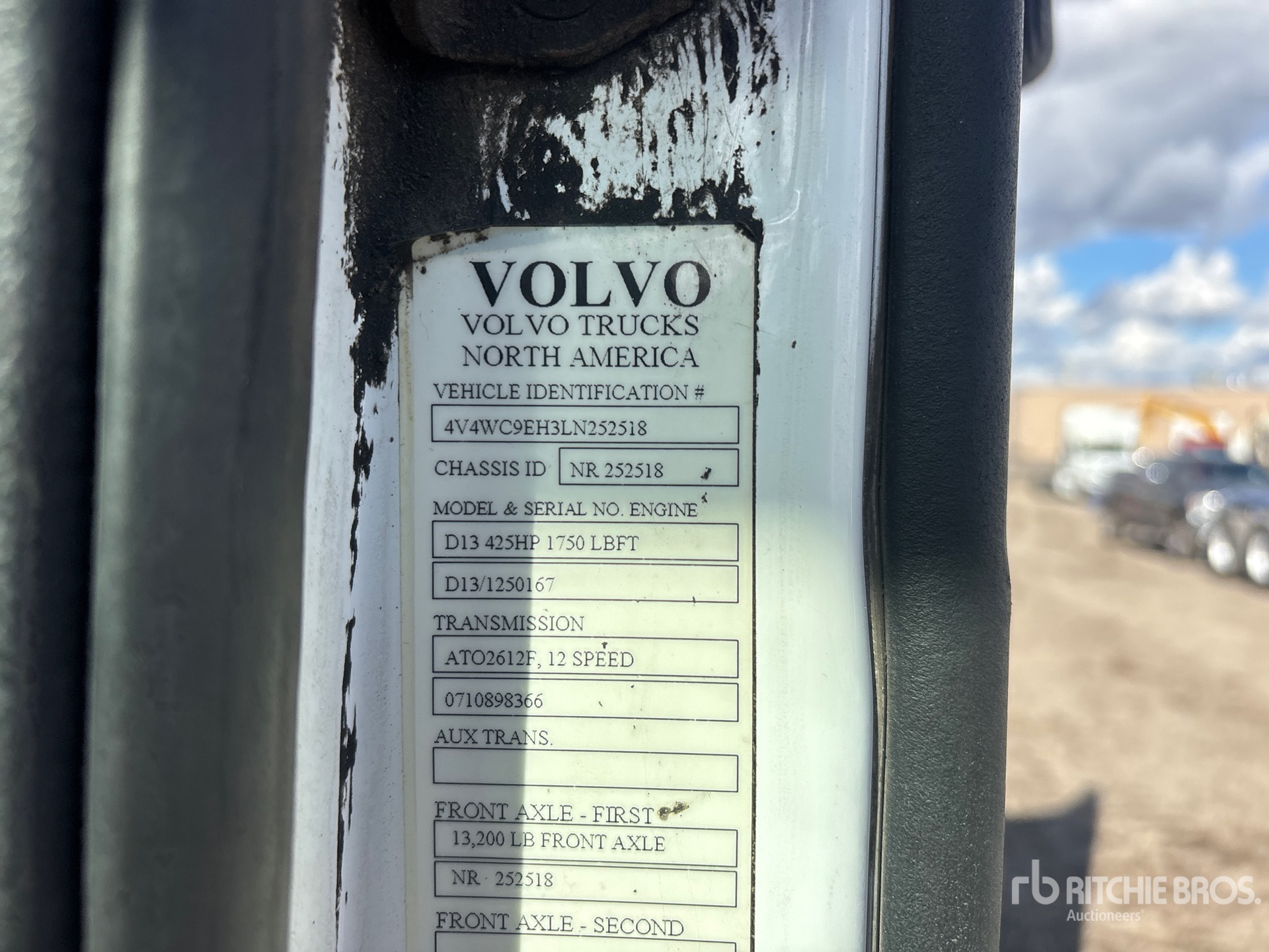2020 Volvo VNR