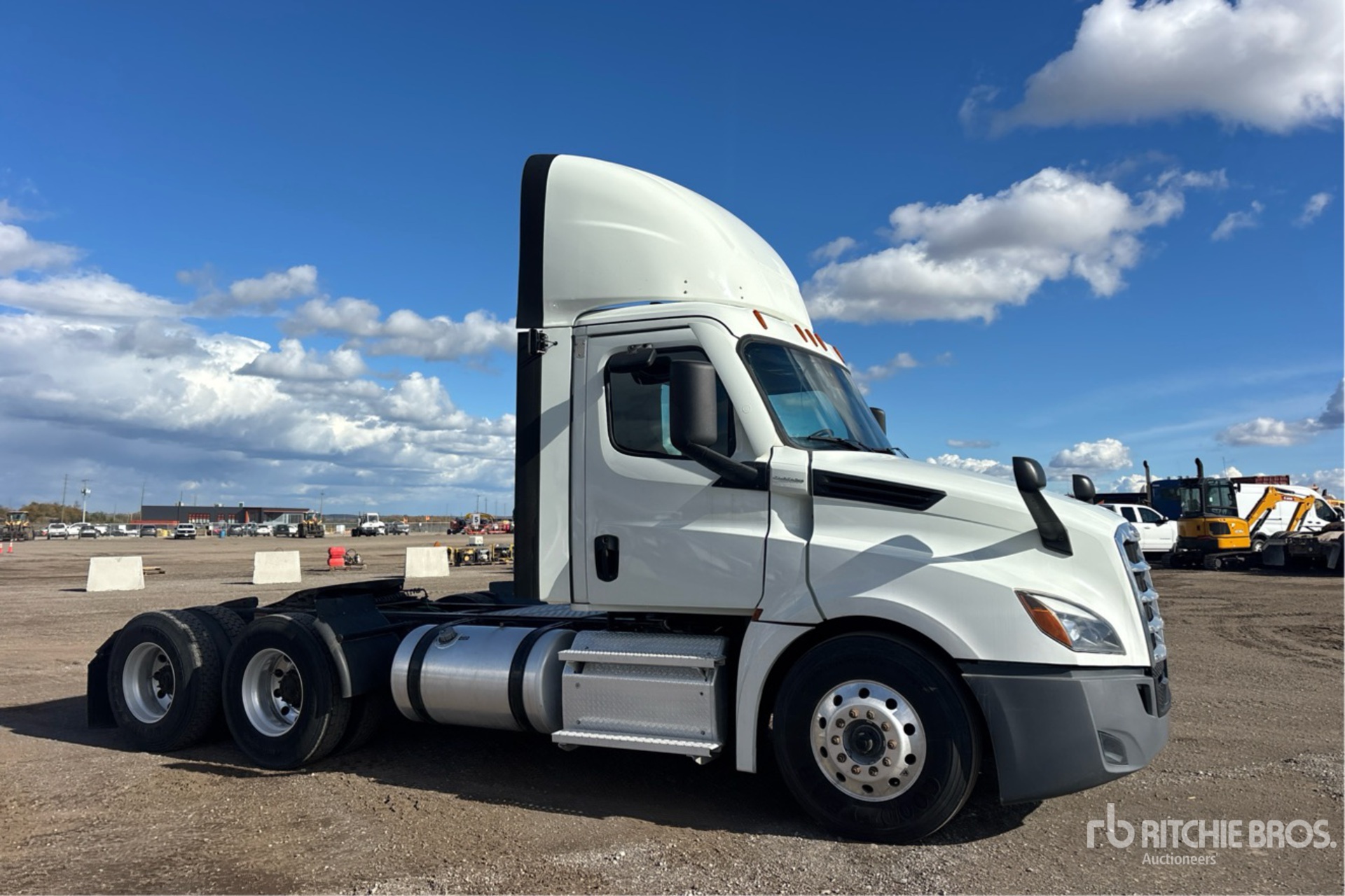 2022 Freightliner CASCADIA 126