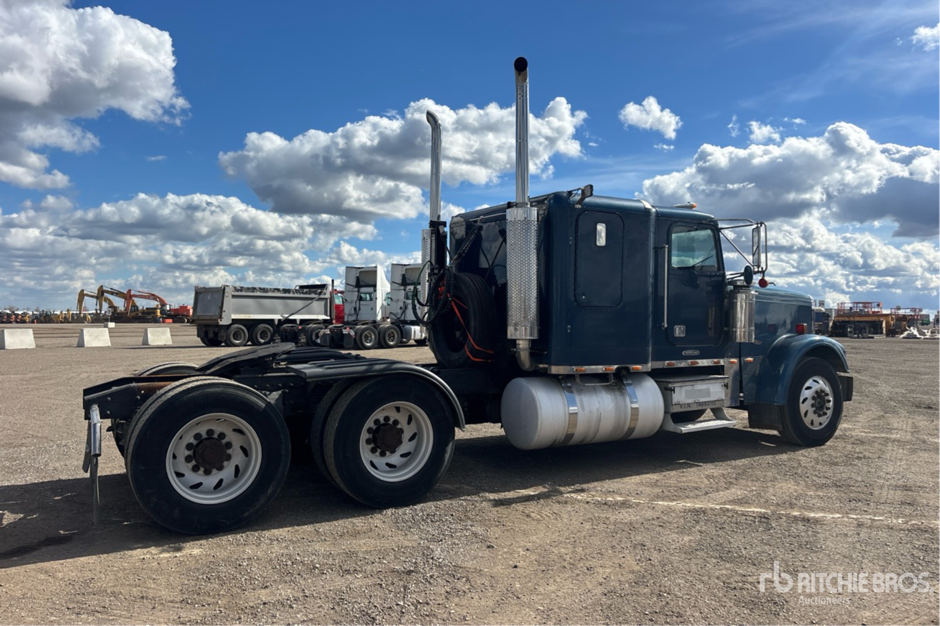1996 Freightliner FLD120
