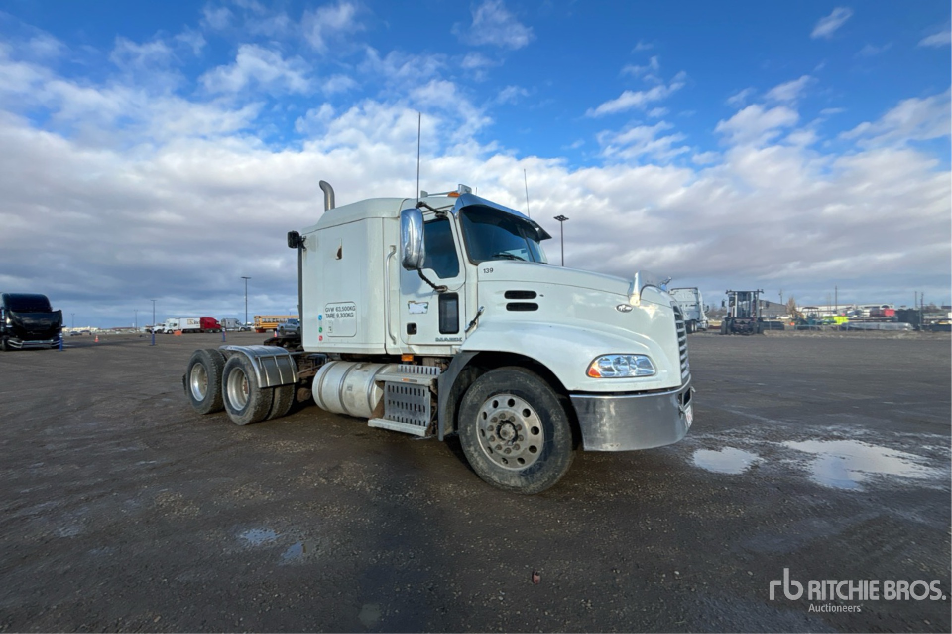 2010 Mack CXU613