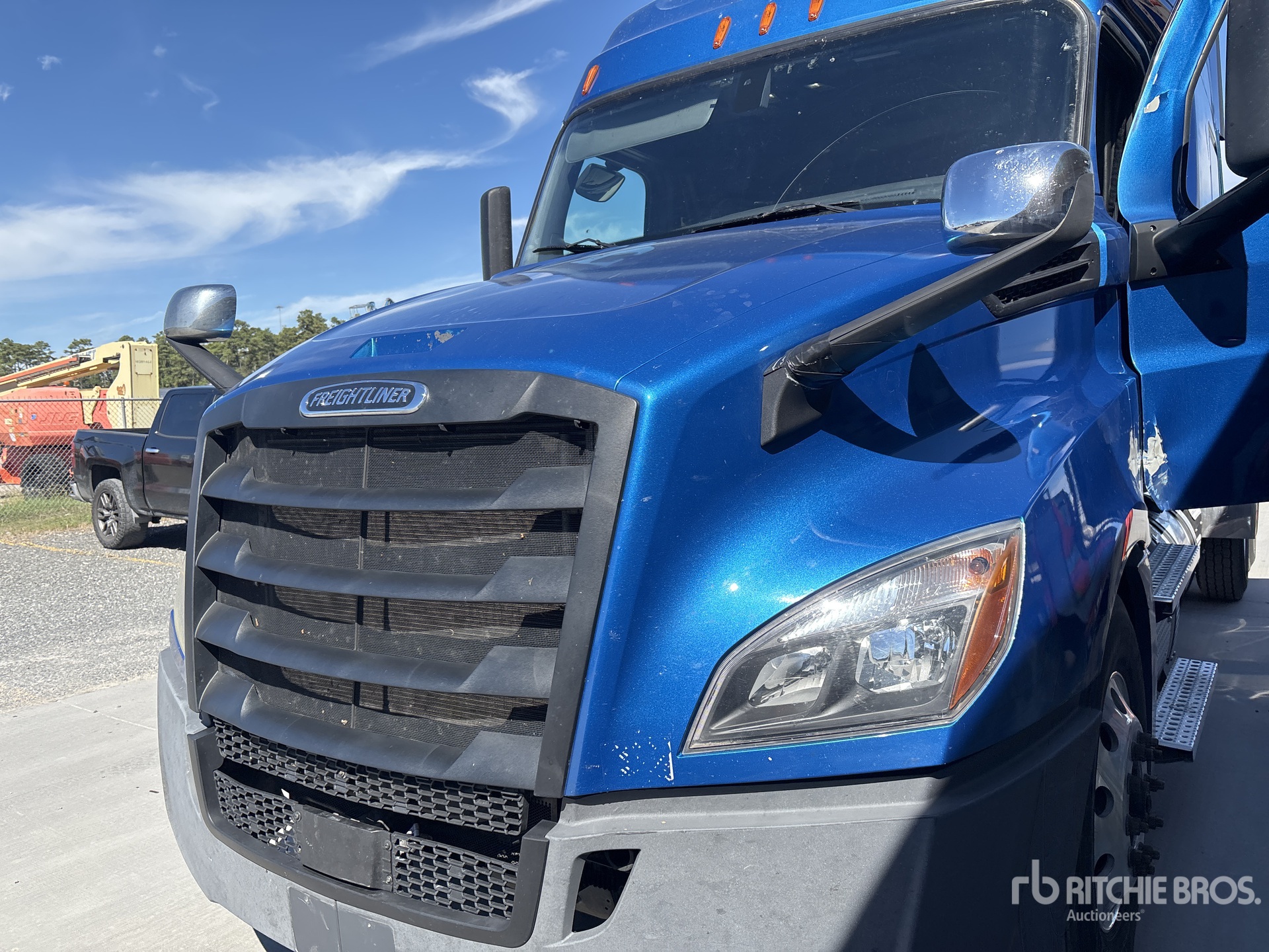 2020 Freightliner CASCADIA 126