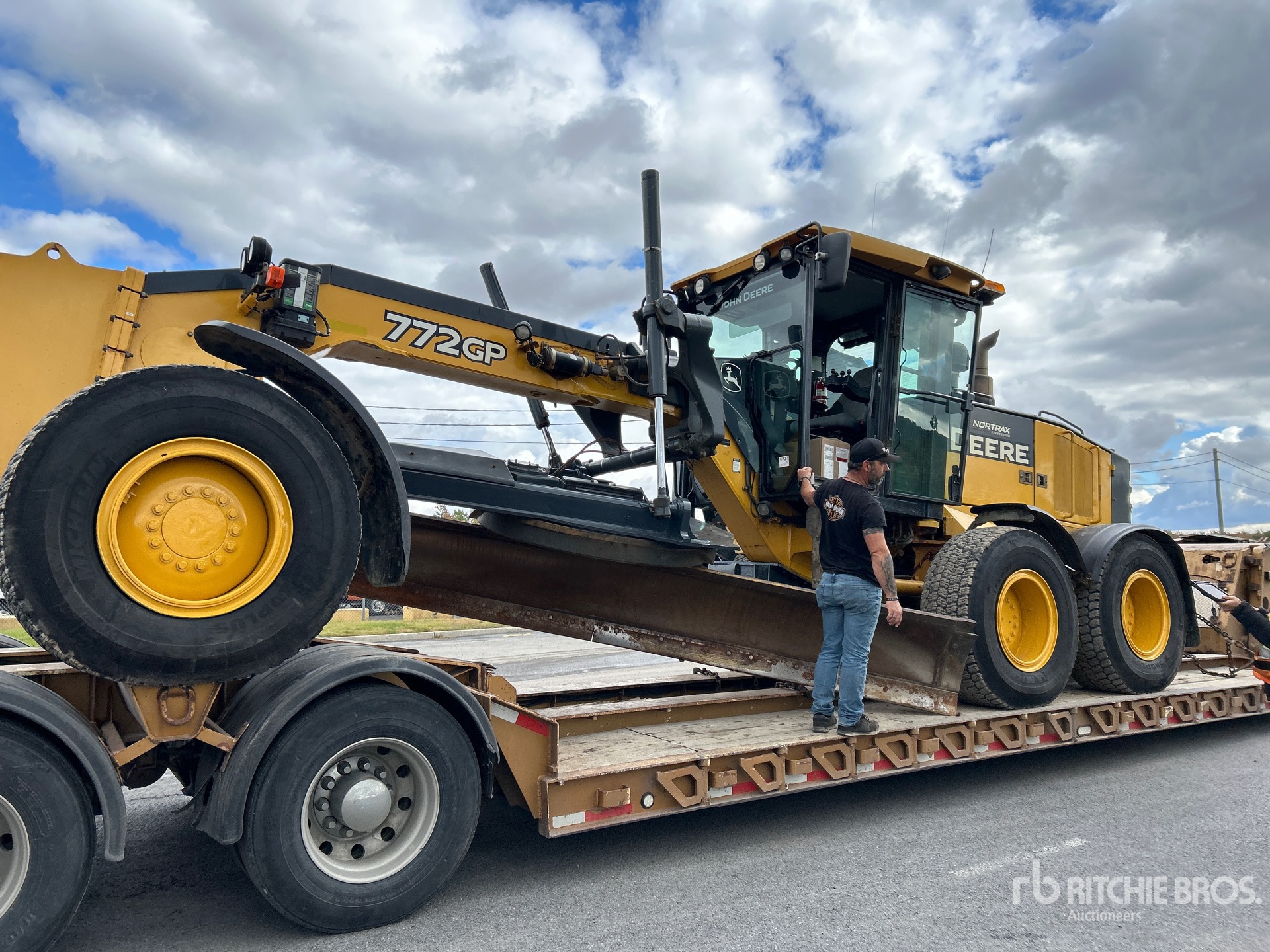 Photo of 2014 John Deere 772GP
