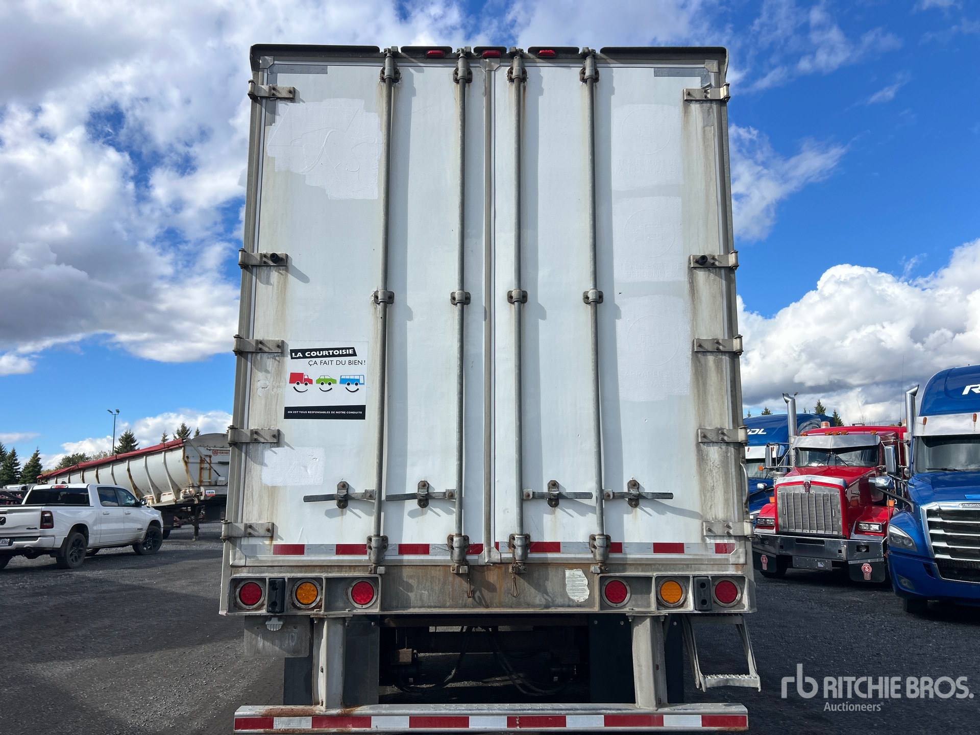 2009 Manac 53 FT X 102 IN T/A