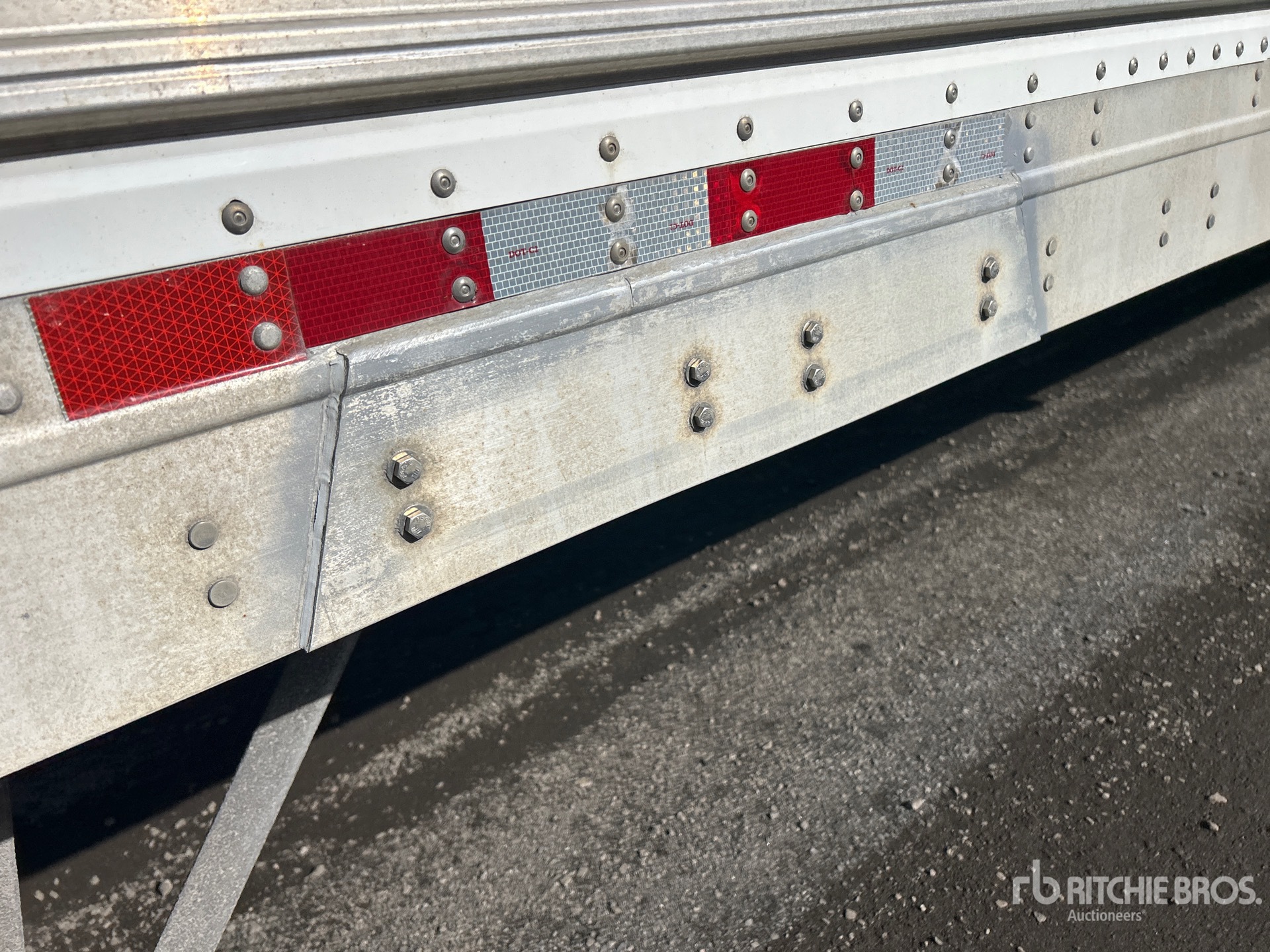 2009 Manac 53 FT X 102 IN T/A