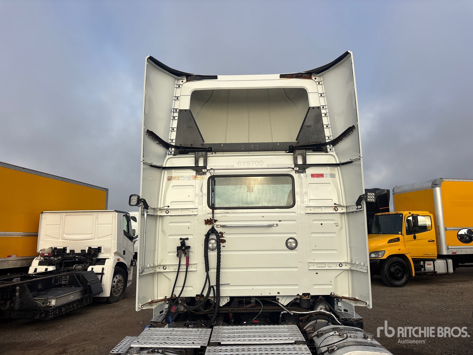 2020 Volvo VNL
