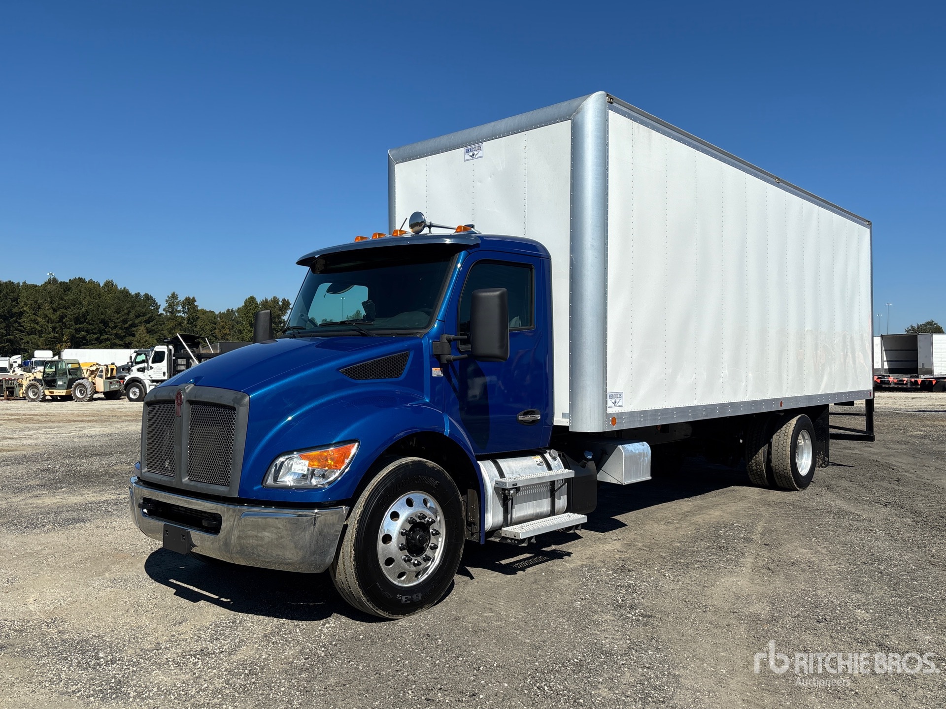 Photo of 2023 Kenworth T280