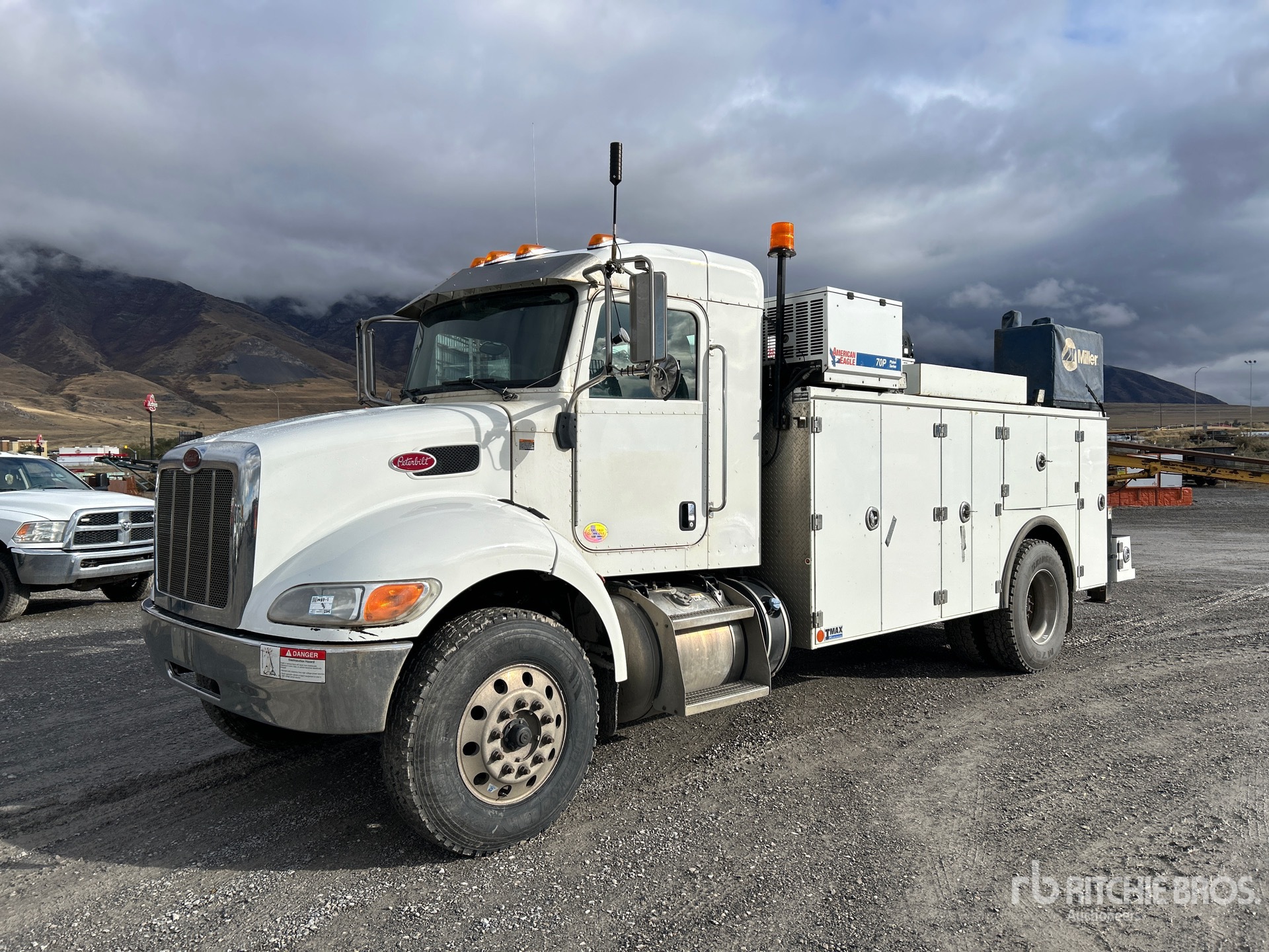 Photo of 2021 Peterbilt 337