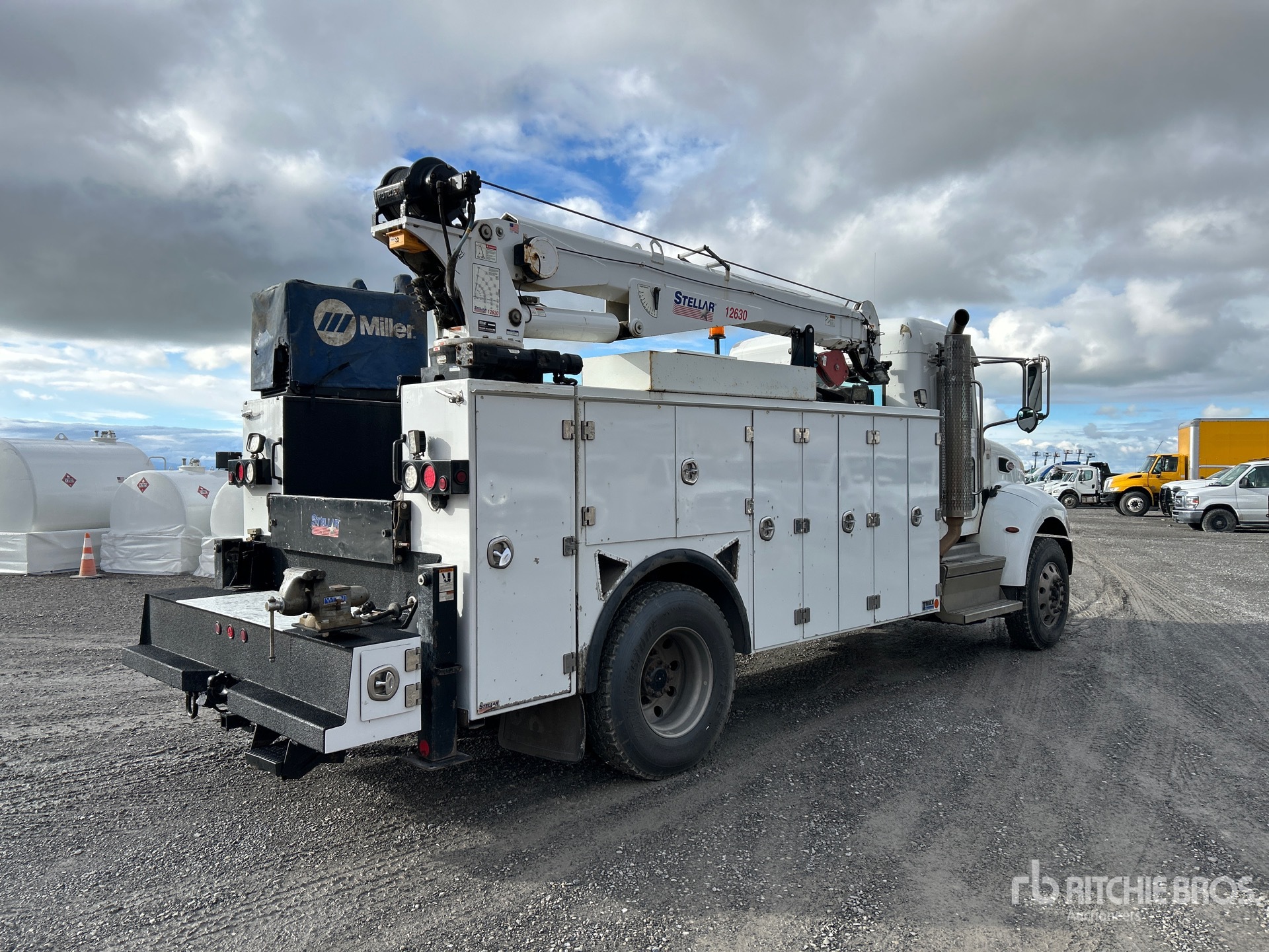 2021 Peterbilt 337
