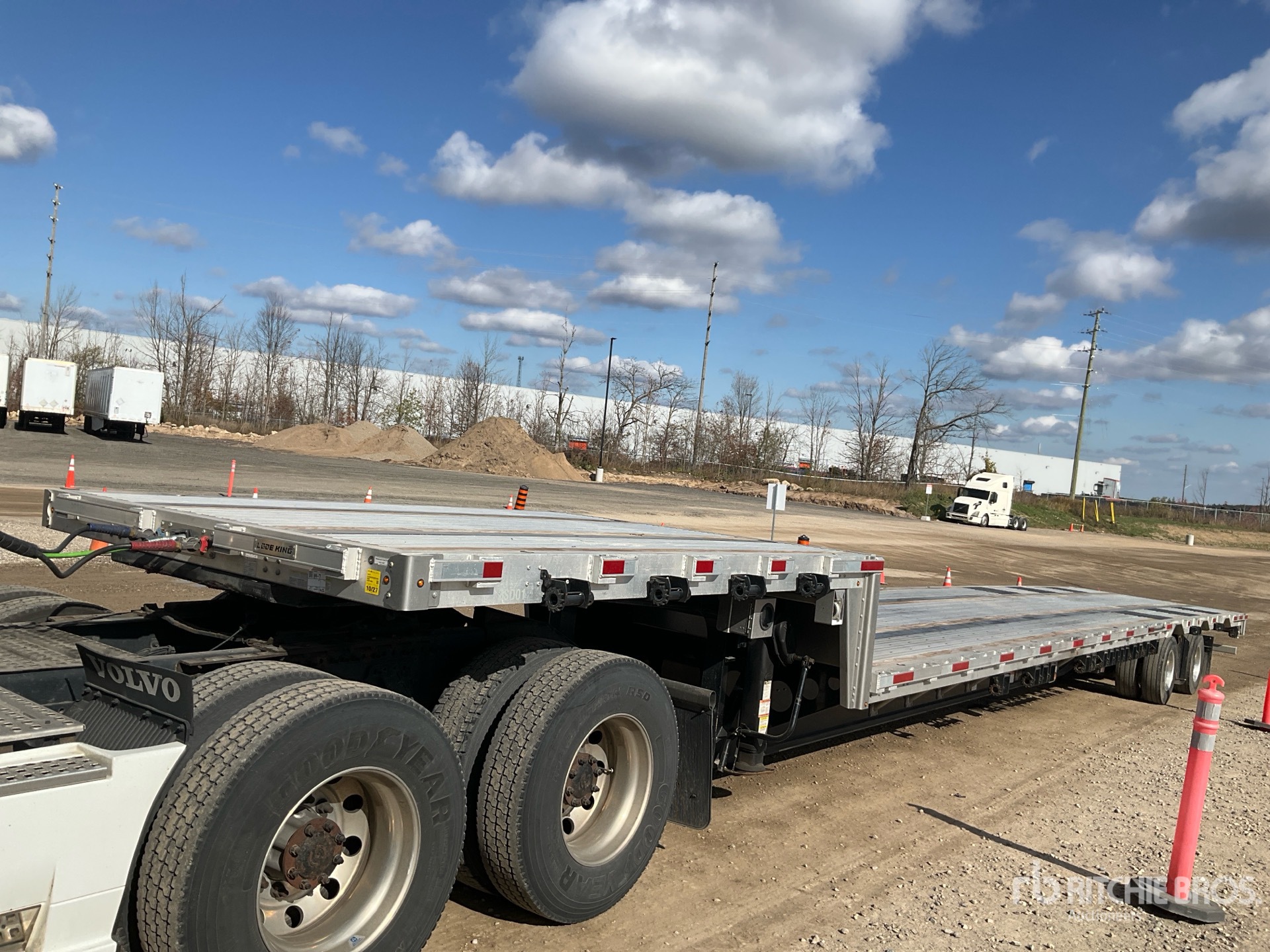 2025 Load King  RENOWN