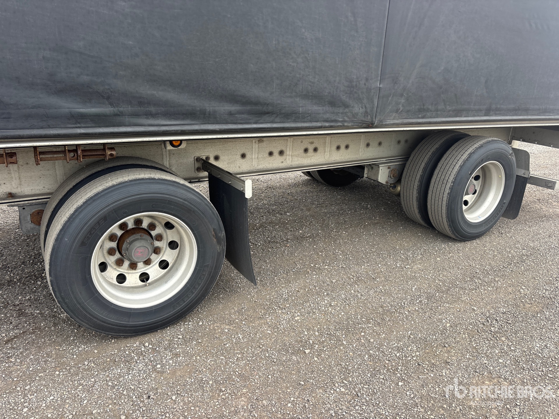 2021 Mac 53 FT T/A SPREAD AXLE