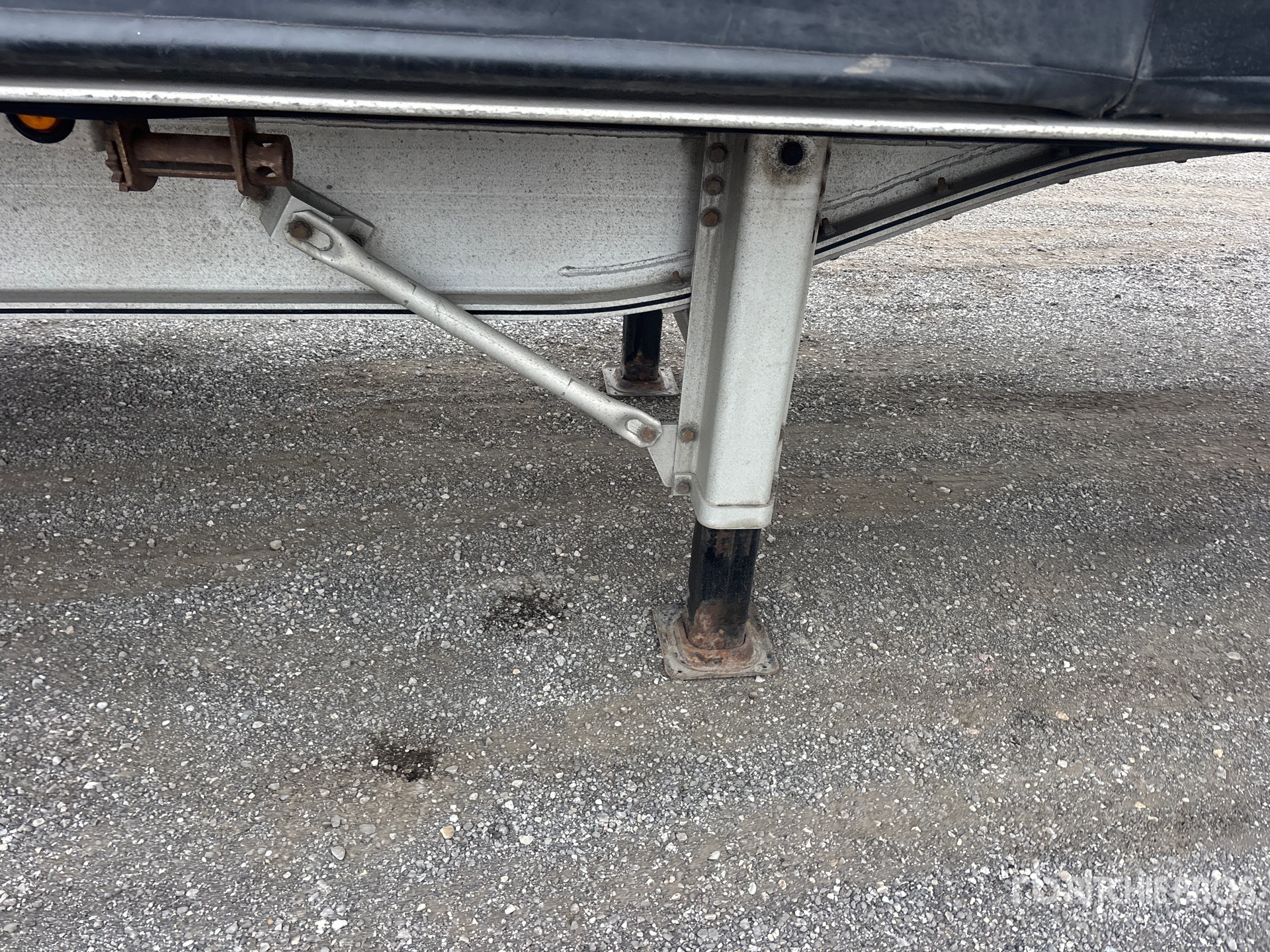 2021 Mac 53 FT T/A SPREAD AXLE