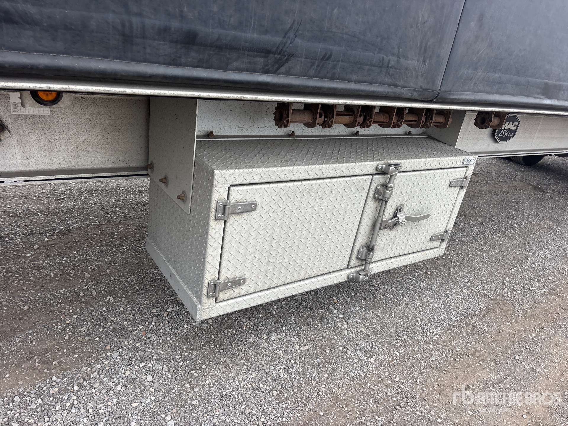 2021 Mac 53 FT T/A SPREAD AXLE