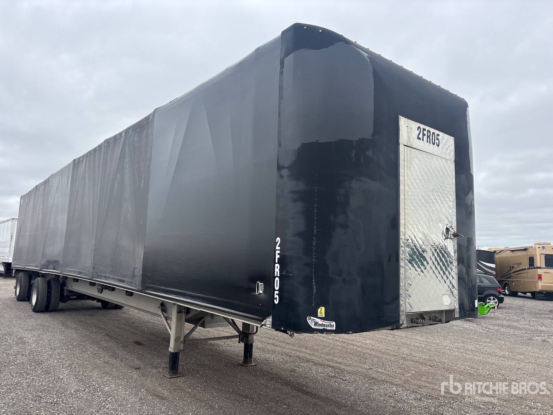 2021 Mac 53 FT T/A SPREAD AXLE