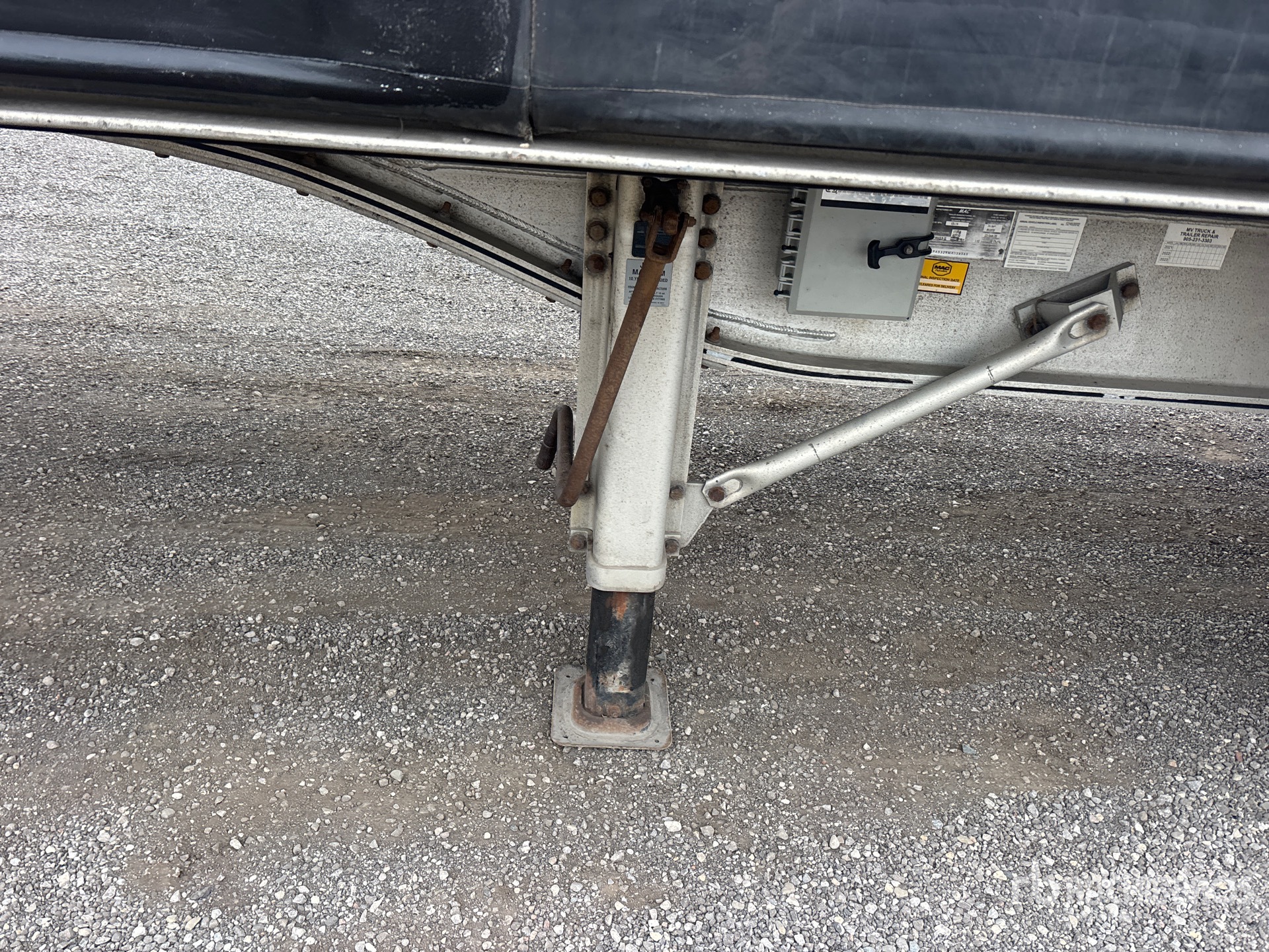 2021 Mac 53 FT T/A SPREAD AXLE
