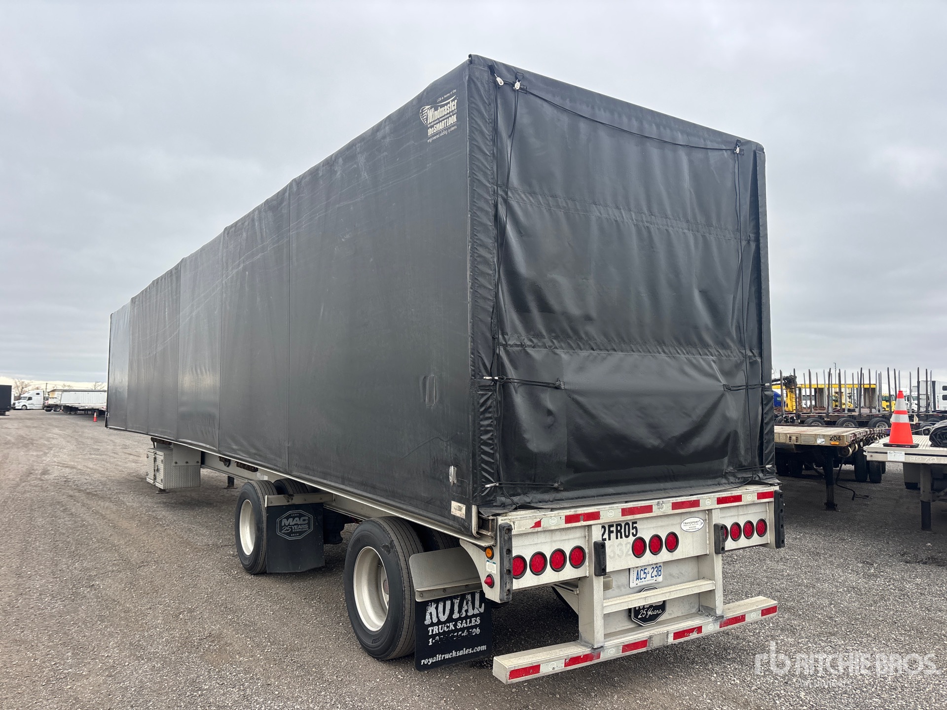 2021 Mac 53 FT T/A SPREAD AXLE