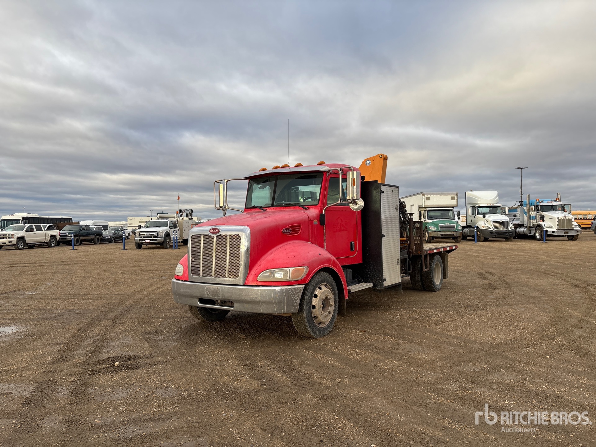 2008 Peterbilt 325