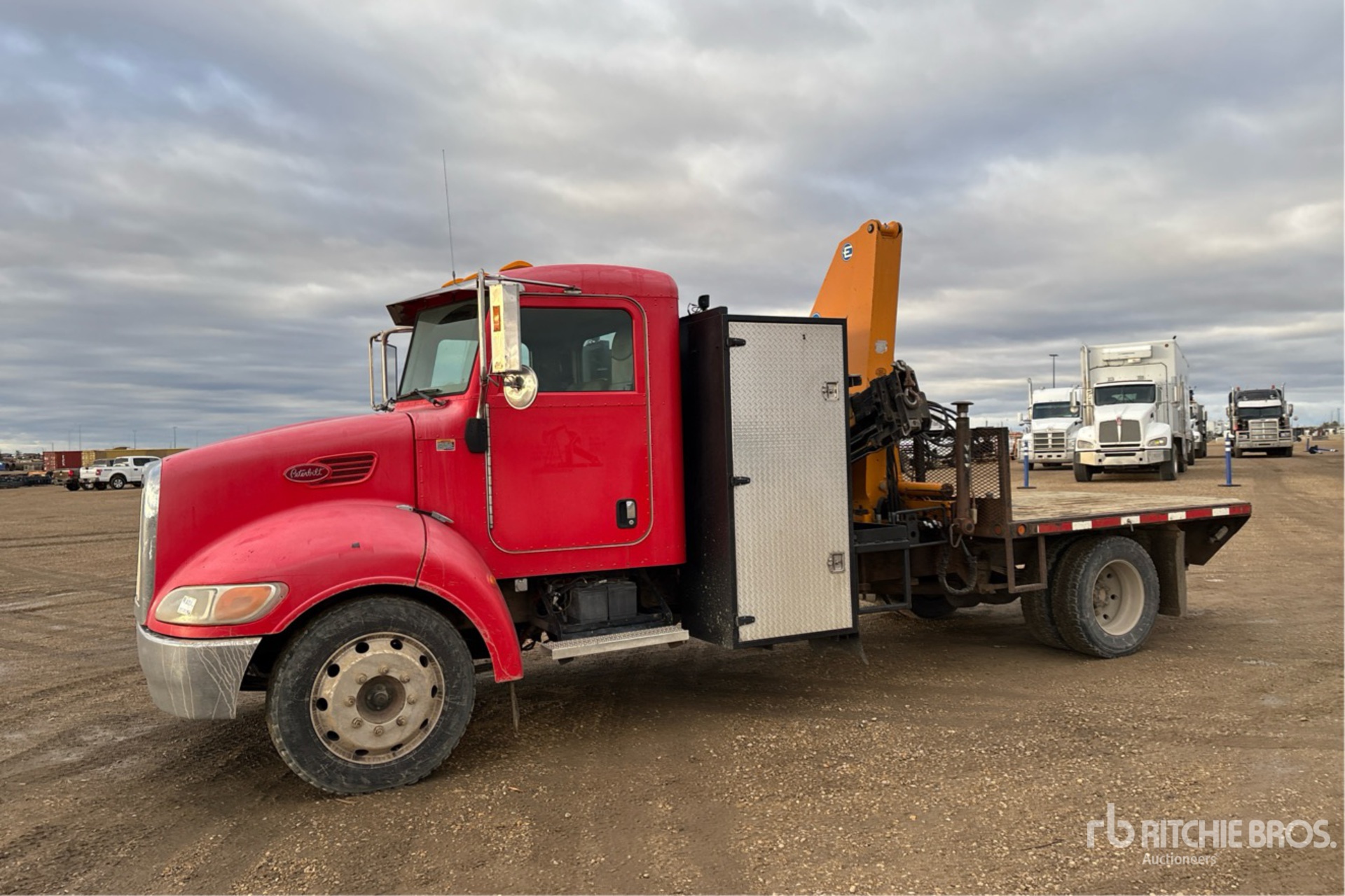 2008 Peterbilt 325