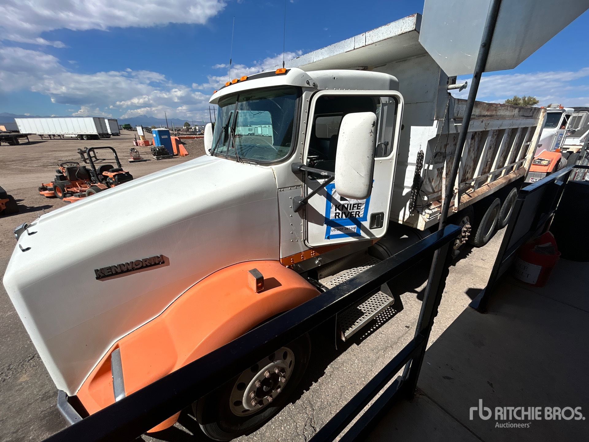 2000 Kenworth T800