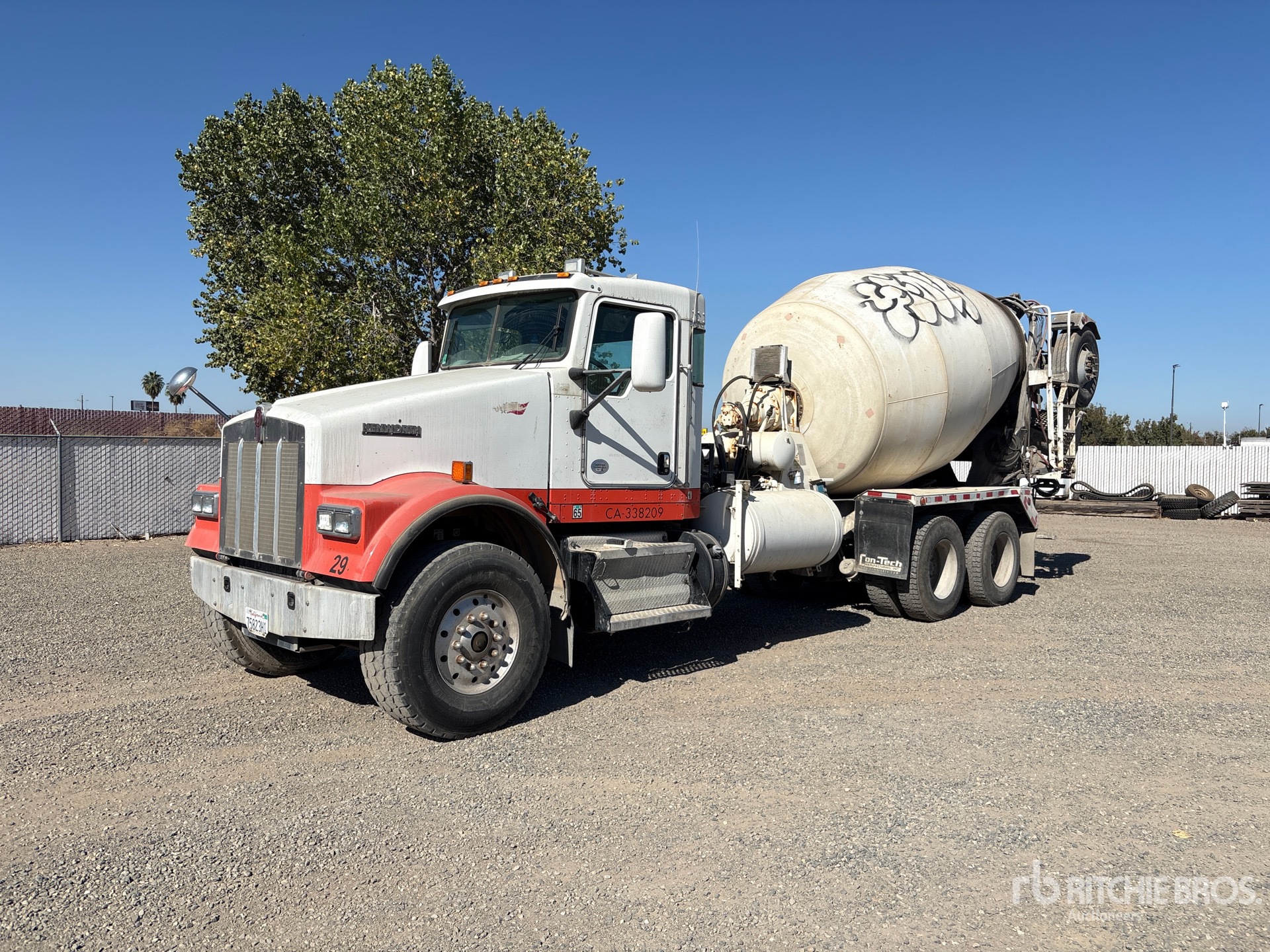 Photo of 2013 Kenworth W900
