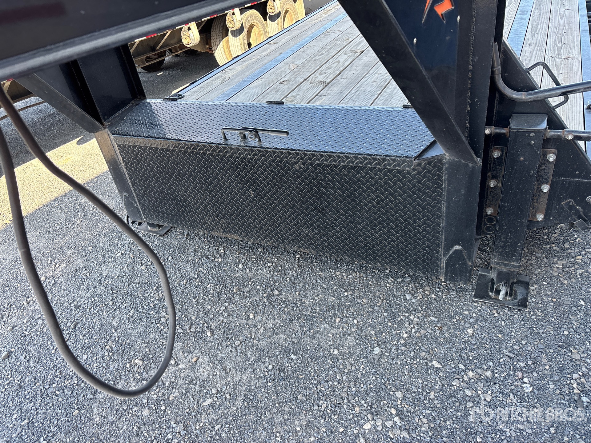 2024 Rawmaxx 26 ft T/A Gooseneck