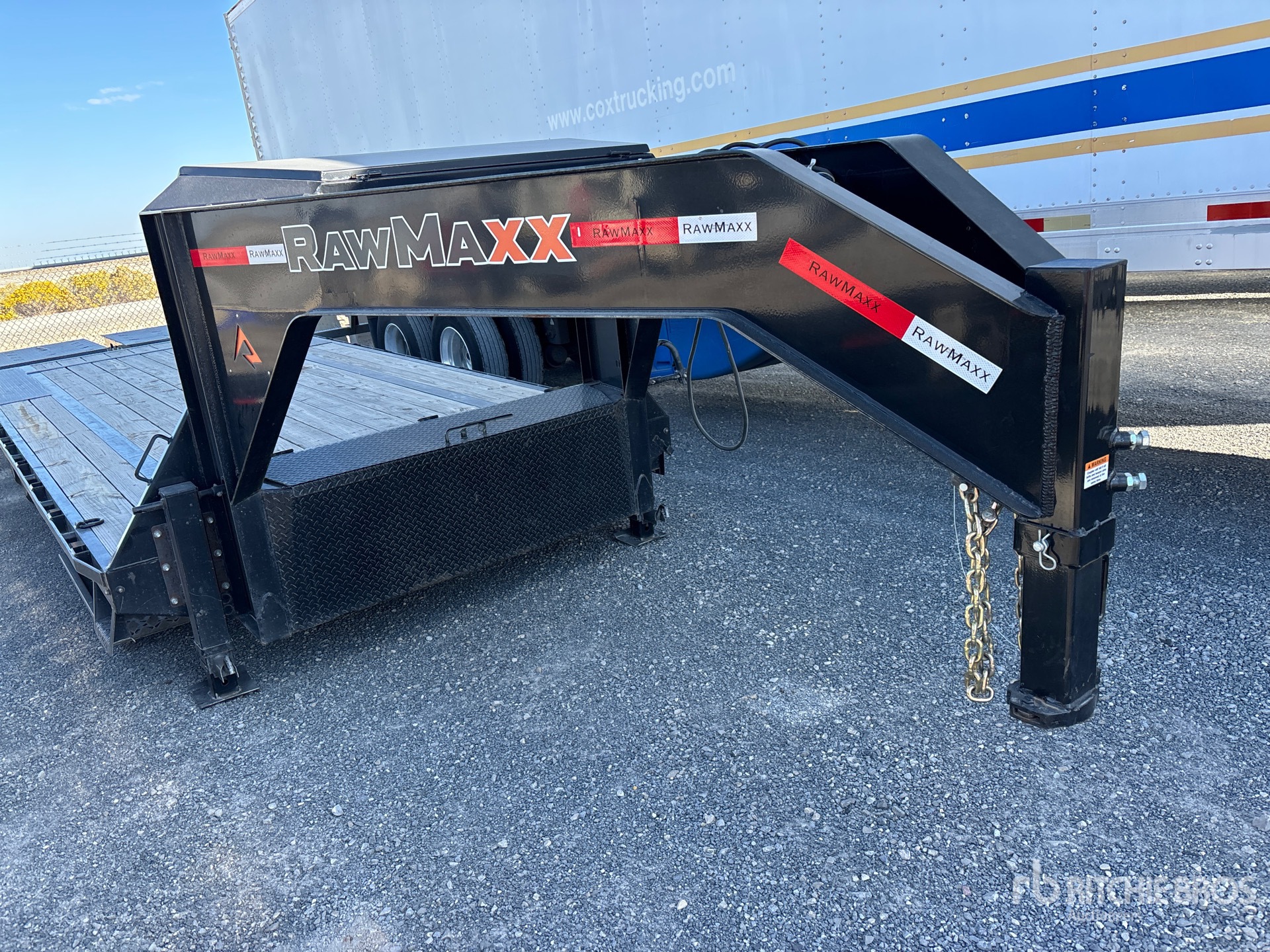 2024 Rawmaxx 26 ft T/A Gooseneck