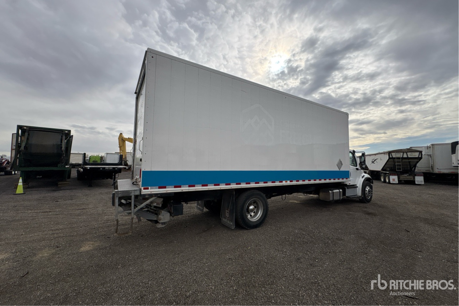 2024 Freightliner M2 106