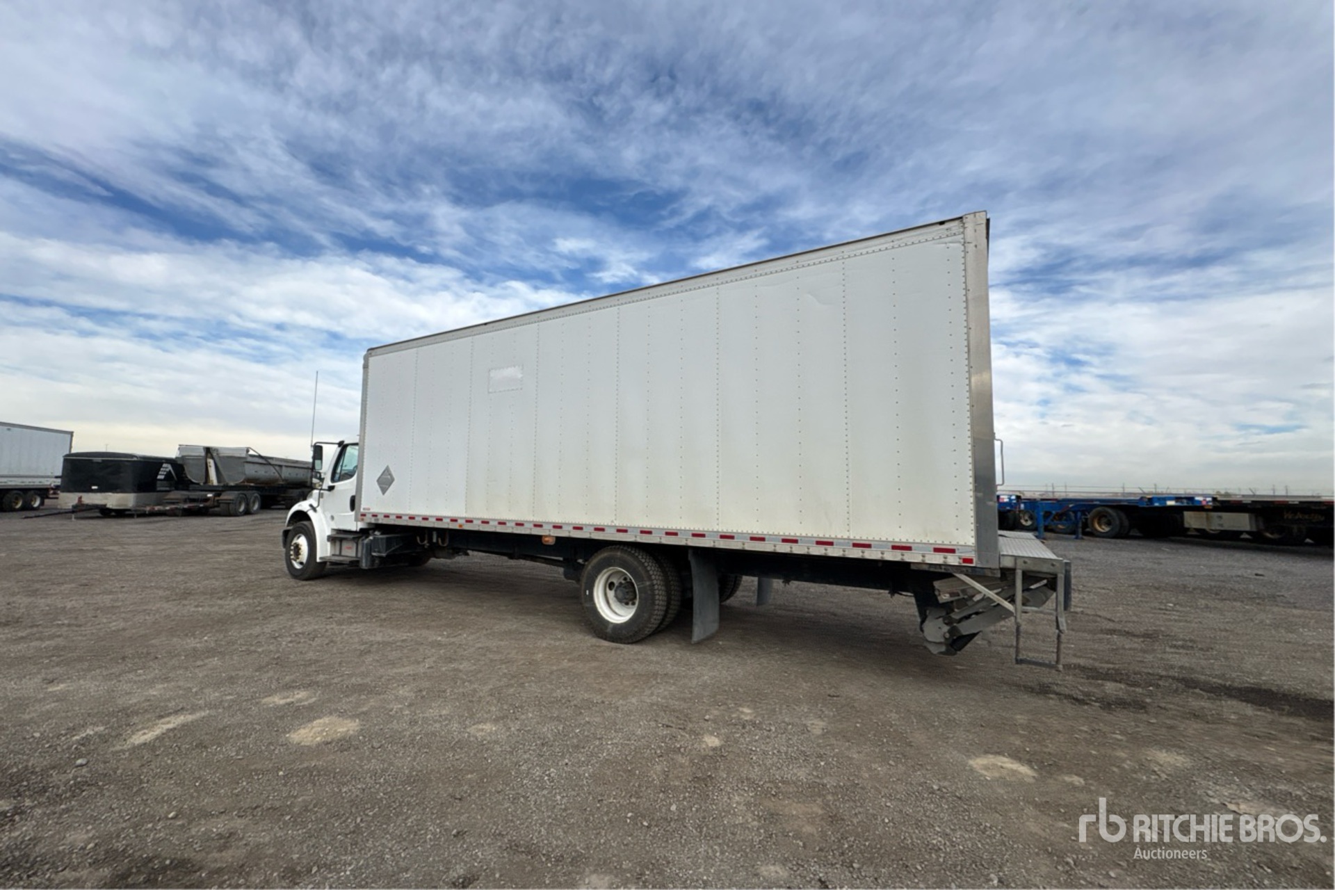 2019 Freightliner M2106