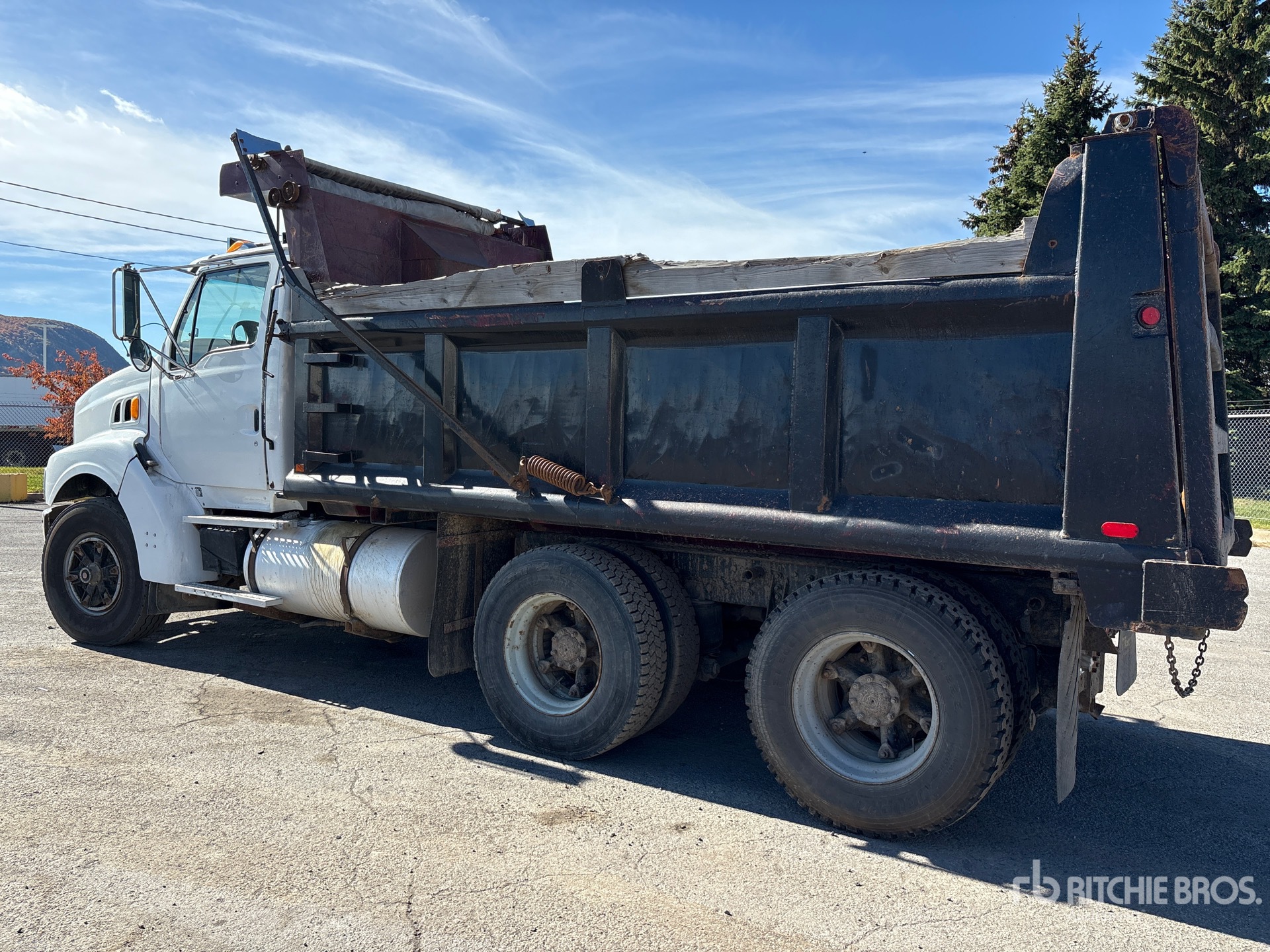 1998 Ford LT9522