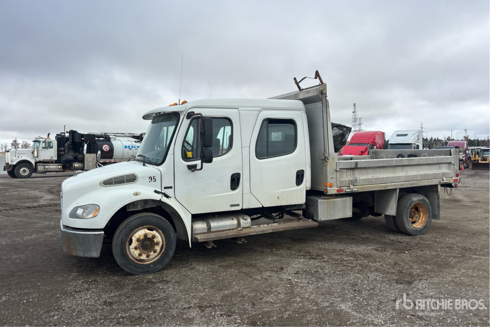 2007 Freightliner M2 106