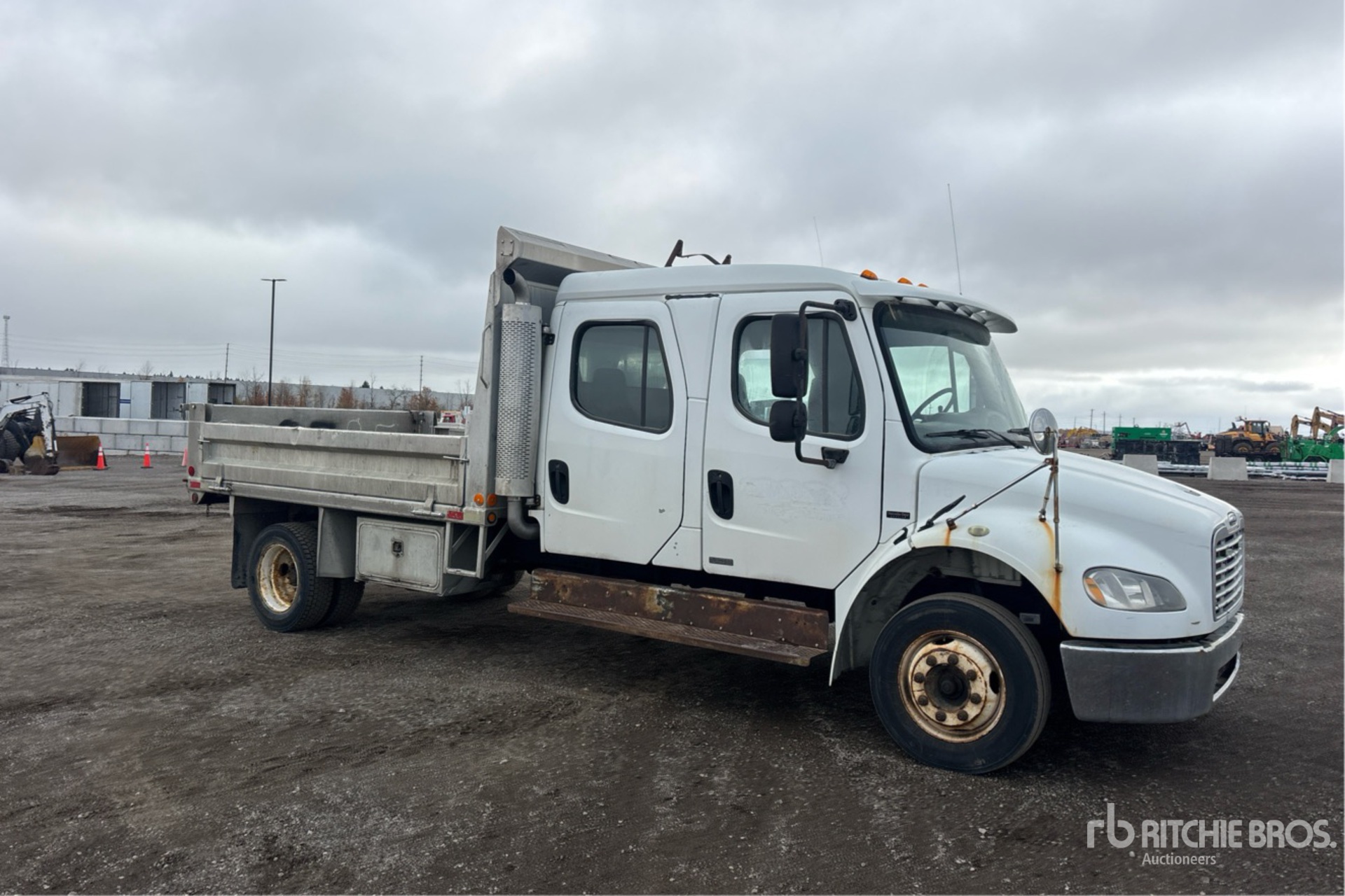 2007 Freightliner M2 106