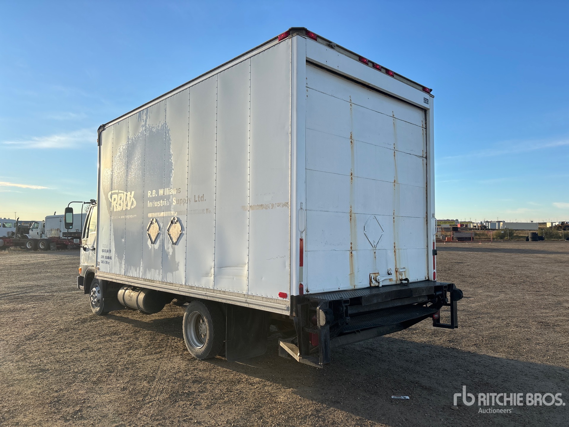2002 Hino FB1817