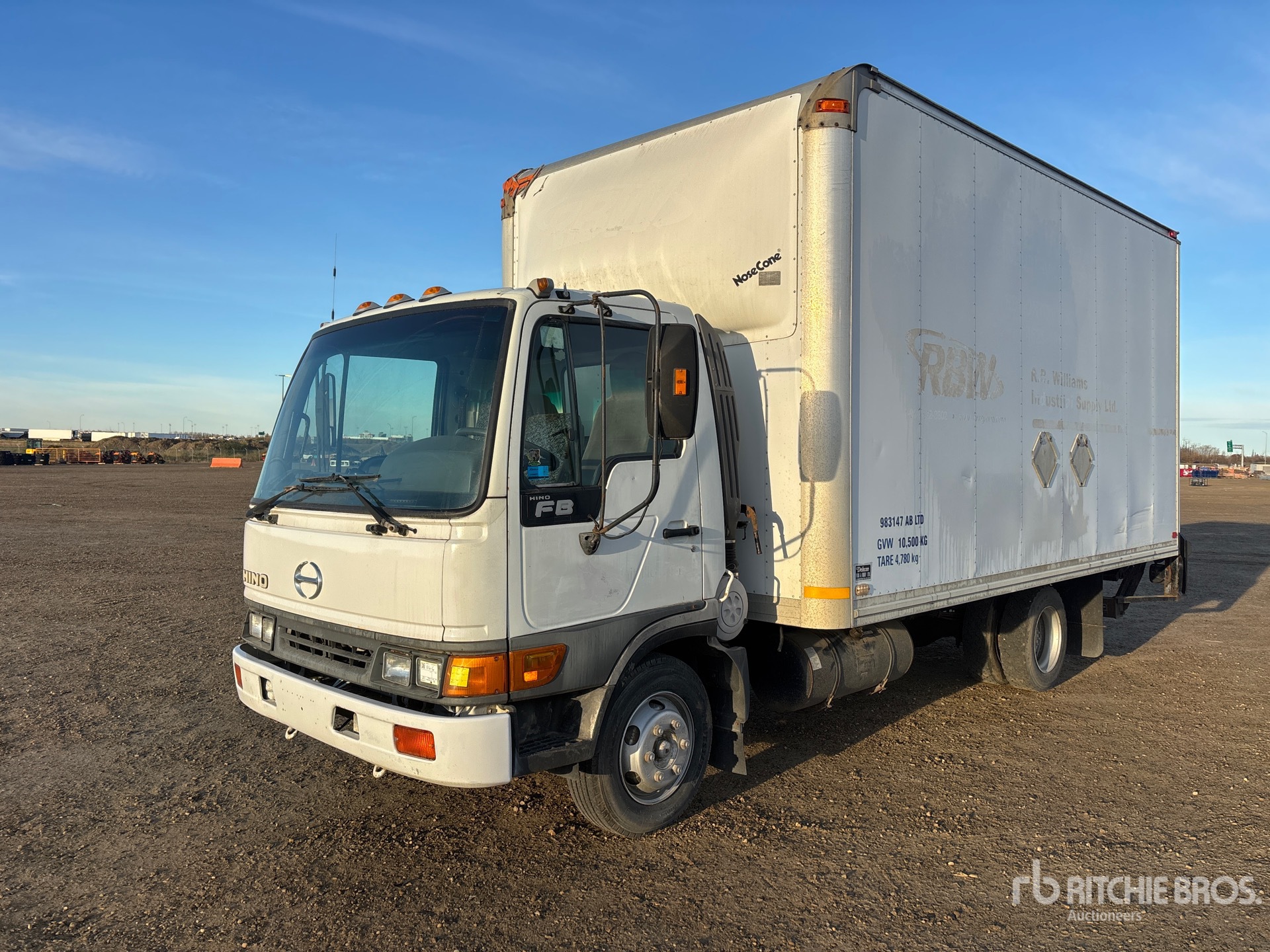 2002 Hino FB1817