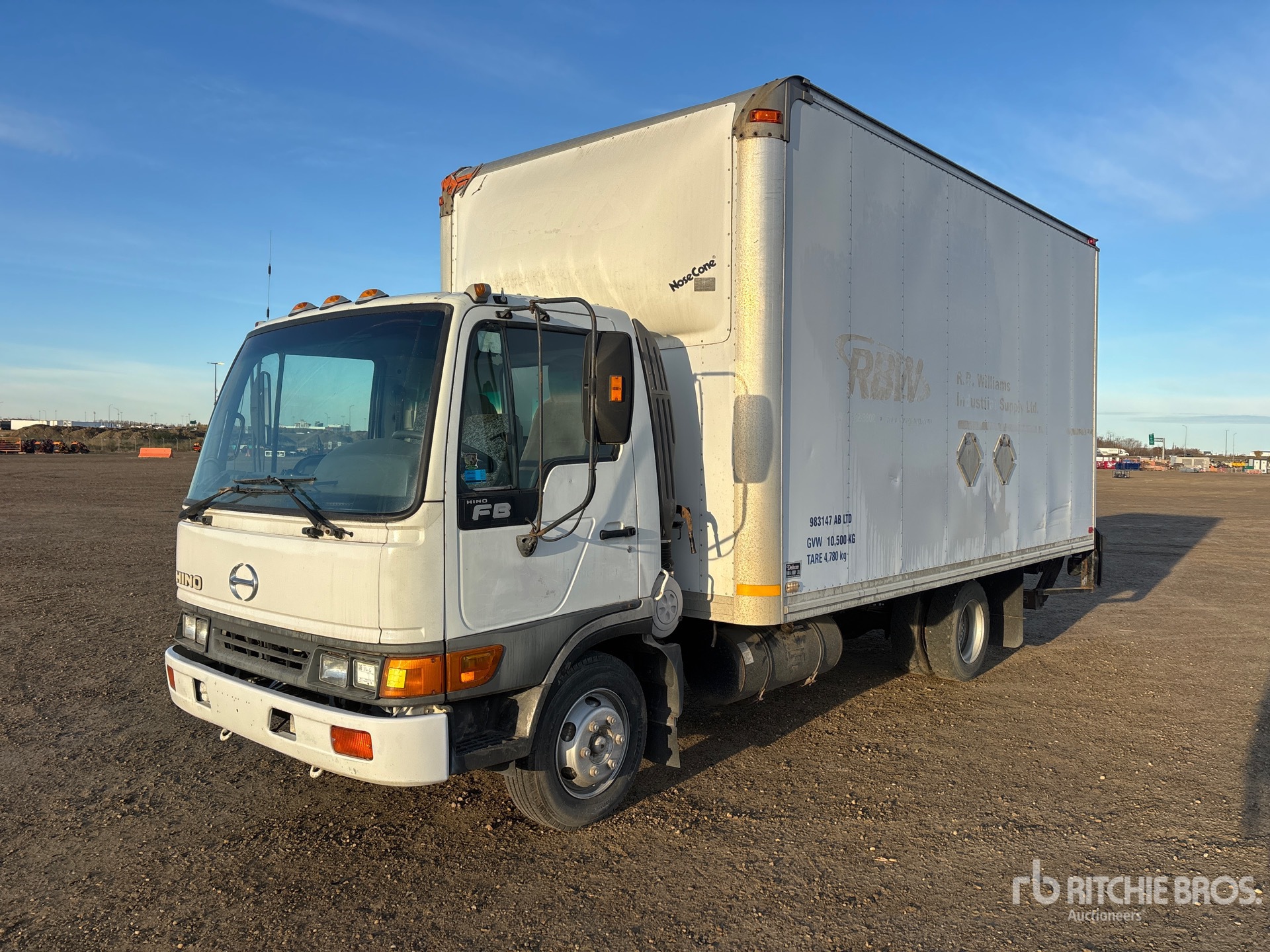 2002 Hino FB1817