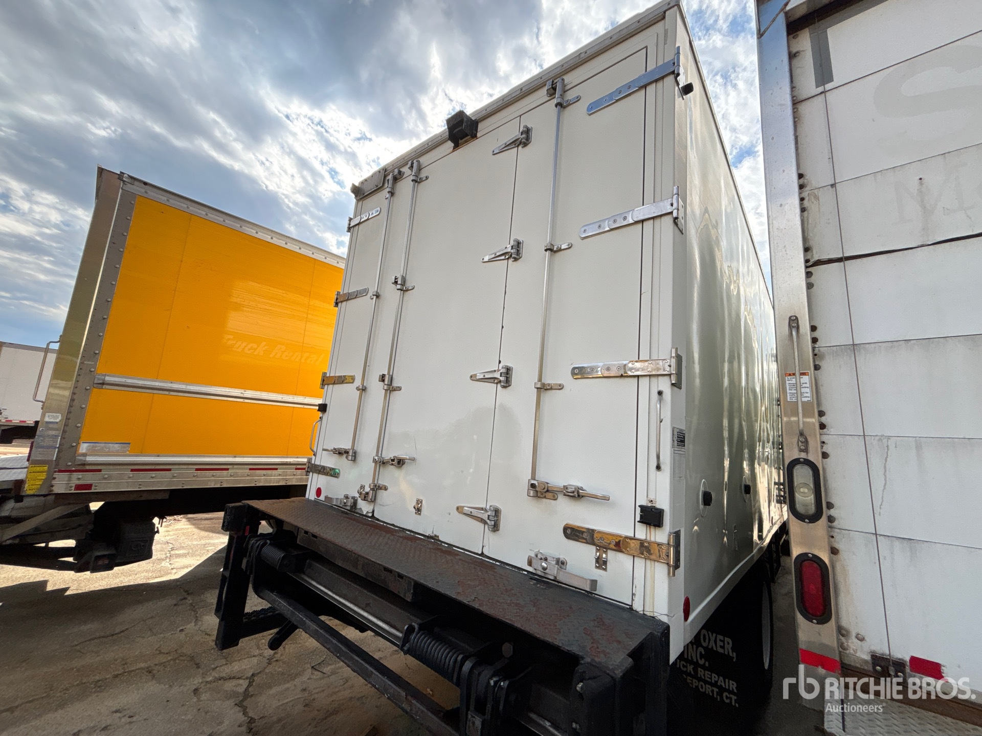 2014 Hino 338