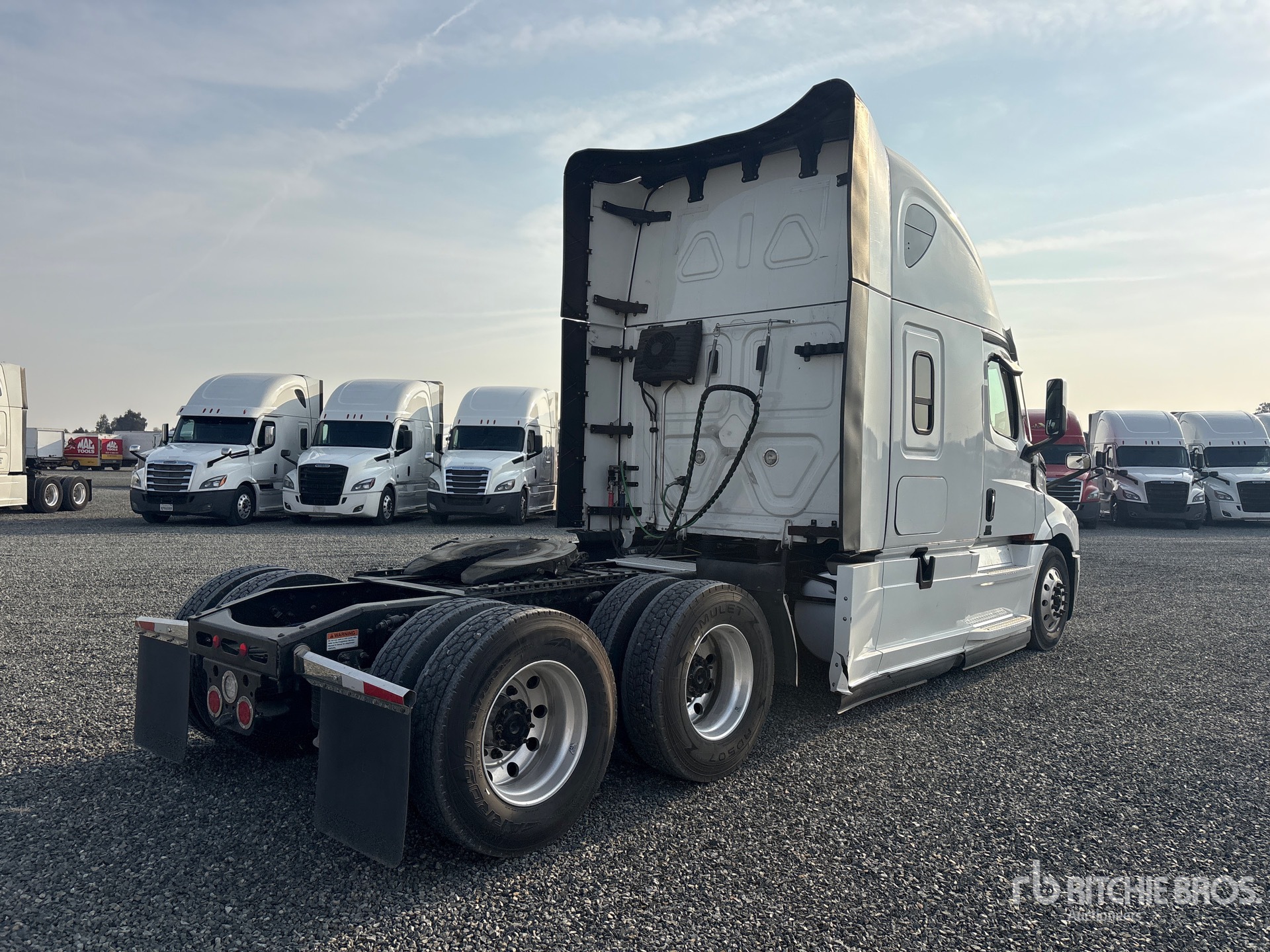 2022 Freightliner CASCADIA 126