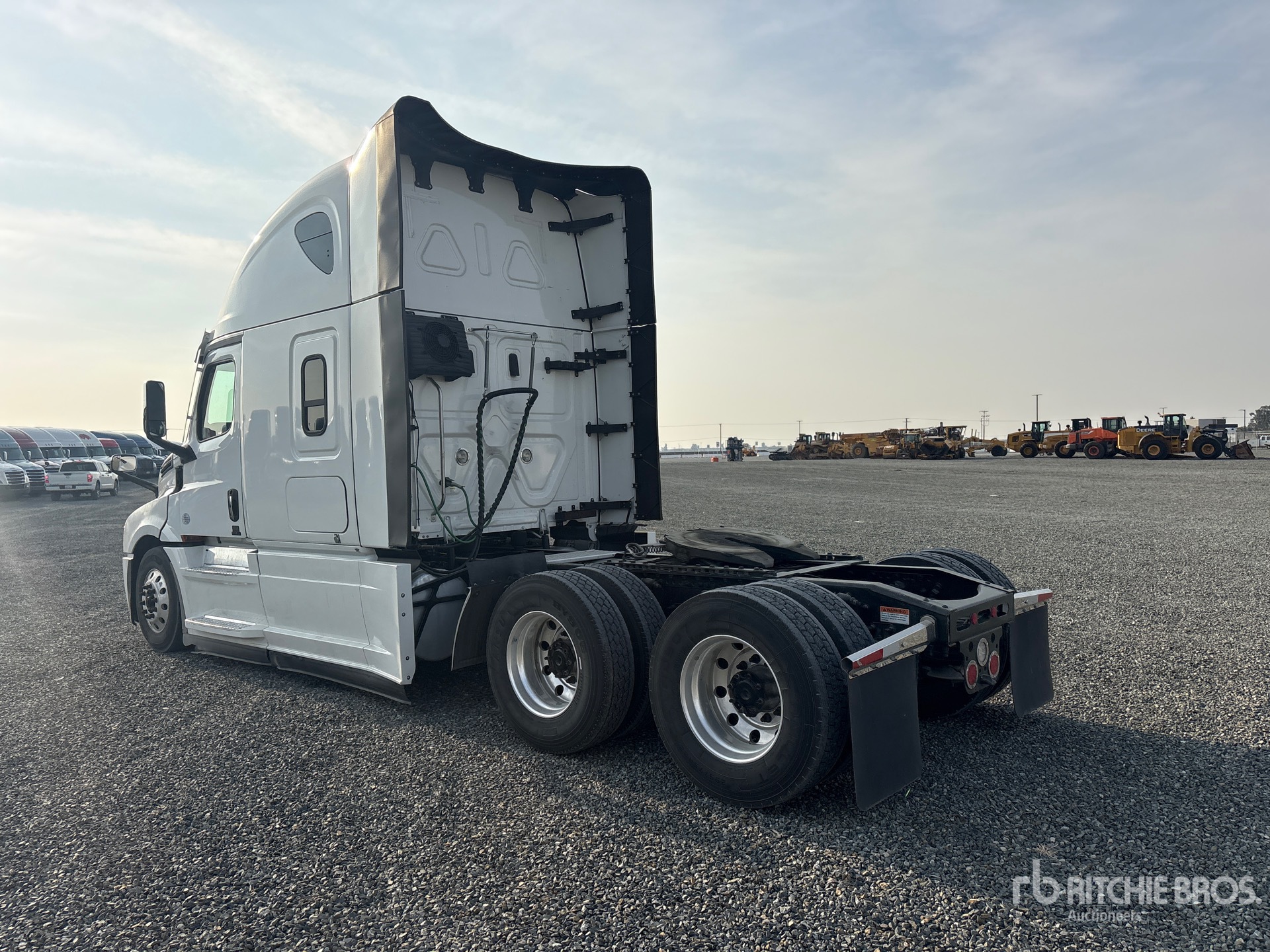 2022 Freightliner CASCADIA 126