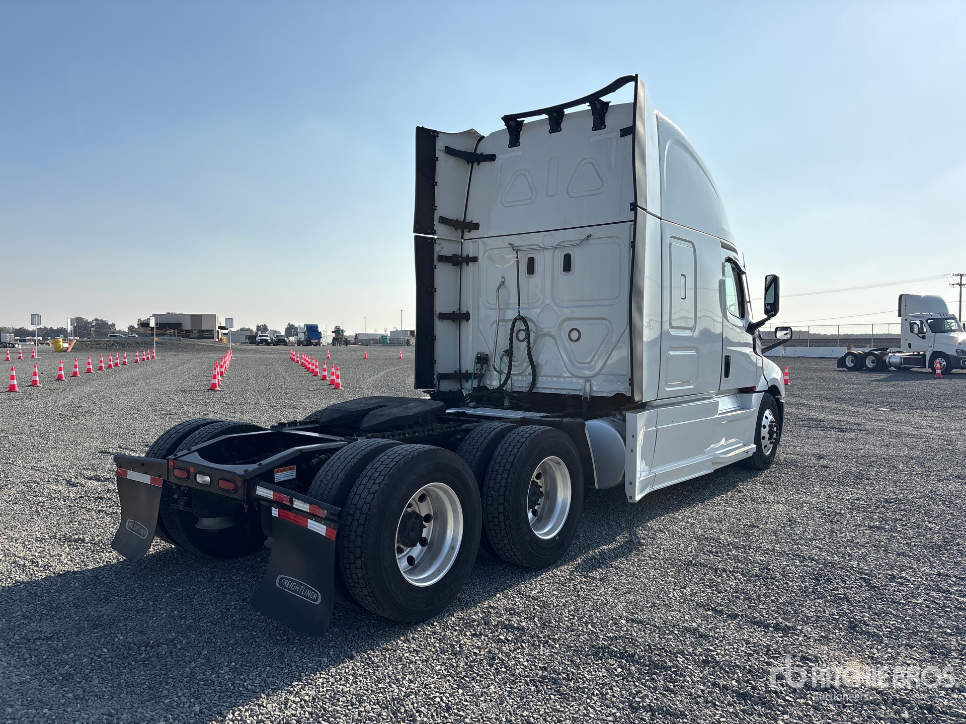 2022 Freightliner CASCADIA 126