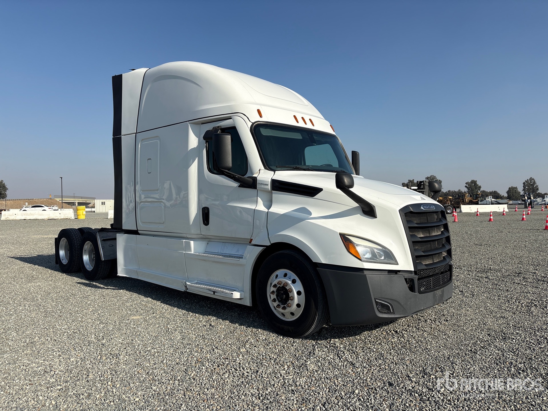 2022 Freightliner CASCADIA 126